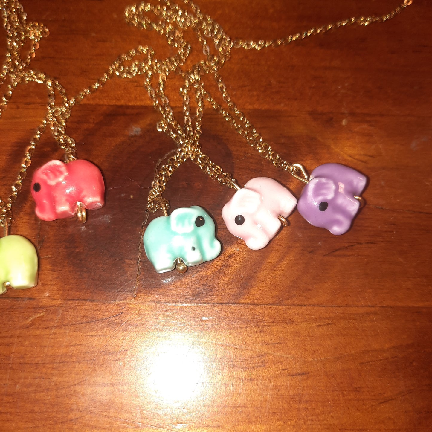 Collier chaîne dorée acier inoxydable stainless steel 316 pendentif éléphant en céramique