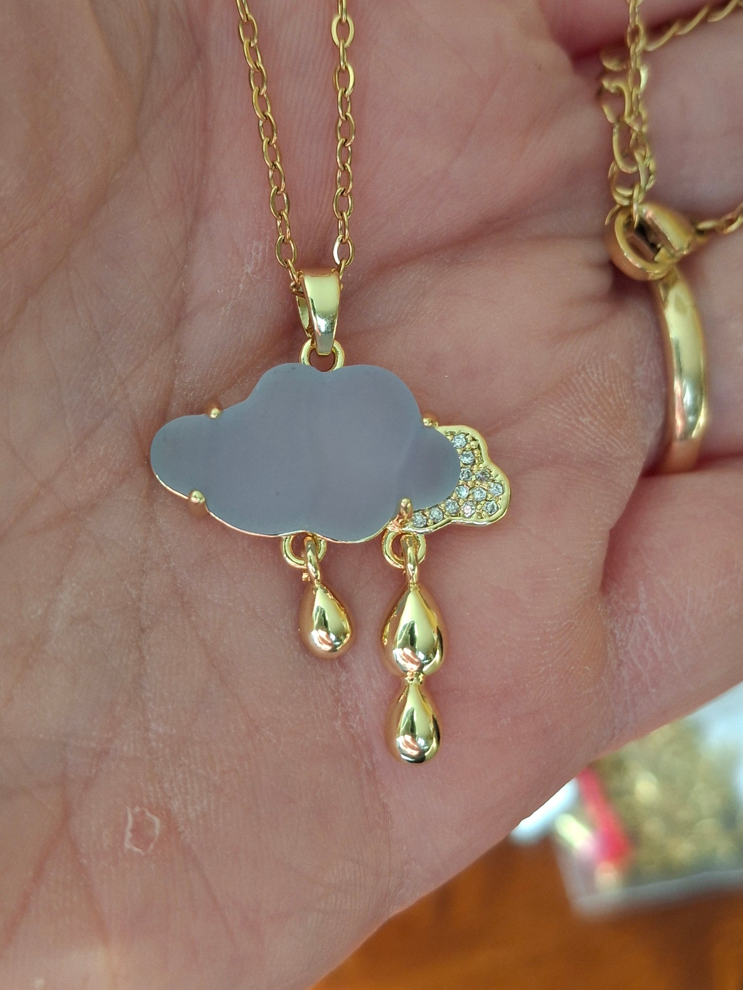 Collier chaîne dorée acier inoxydable stainless steel 316 nuage en résine serti zirconium acier inoxydable stainless steel 316 réglable