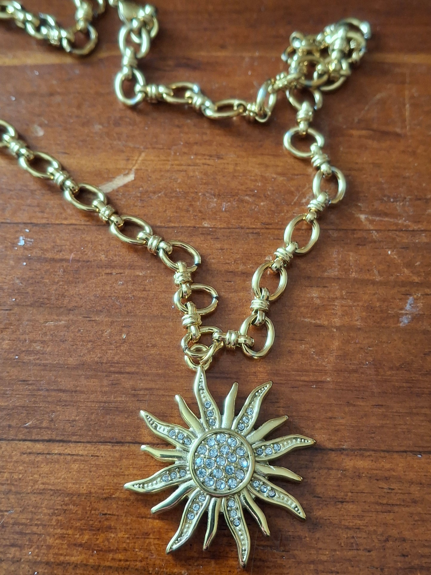 Halskette vergoldet Gliederkette aus hochwertigem Edelstahl 316, großer polierter Sonnenanhänger aus Edelstahl 316, mit Zirkonia besetzt
