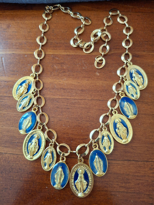 Collier chaîne dorée acier inoxydable stainless steel 316 et breloques madone handmade