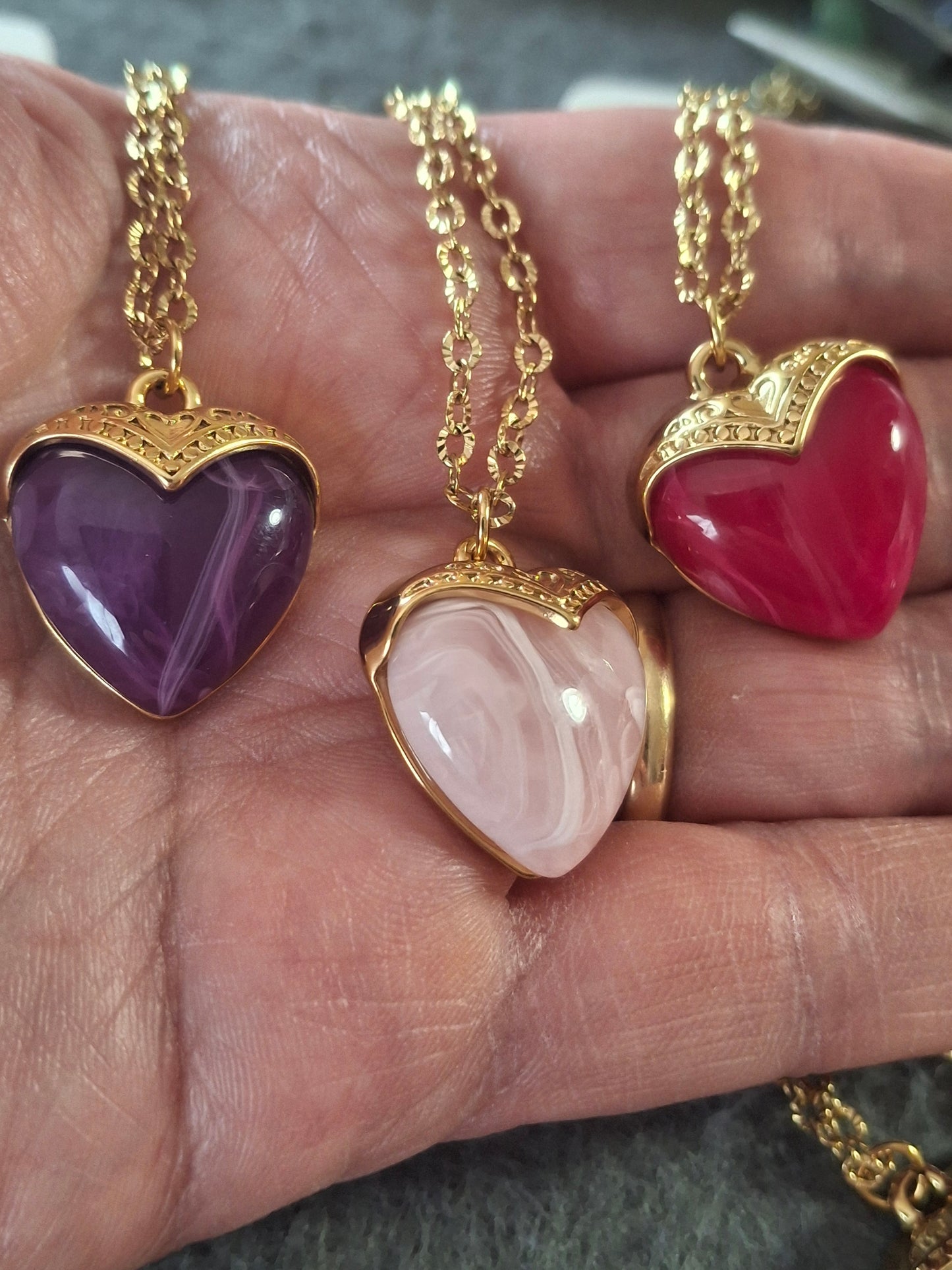 Collier chaîne striée stainless steel 316 coeur stainless steel 316 et résine