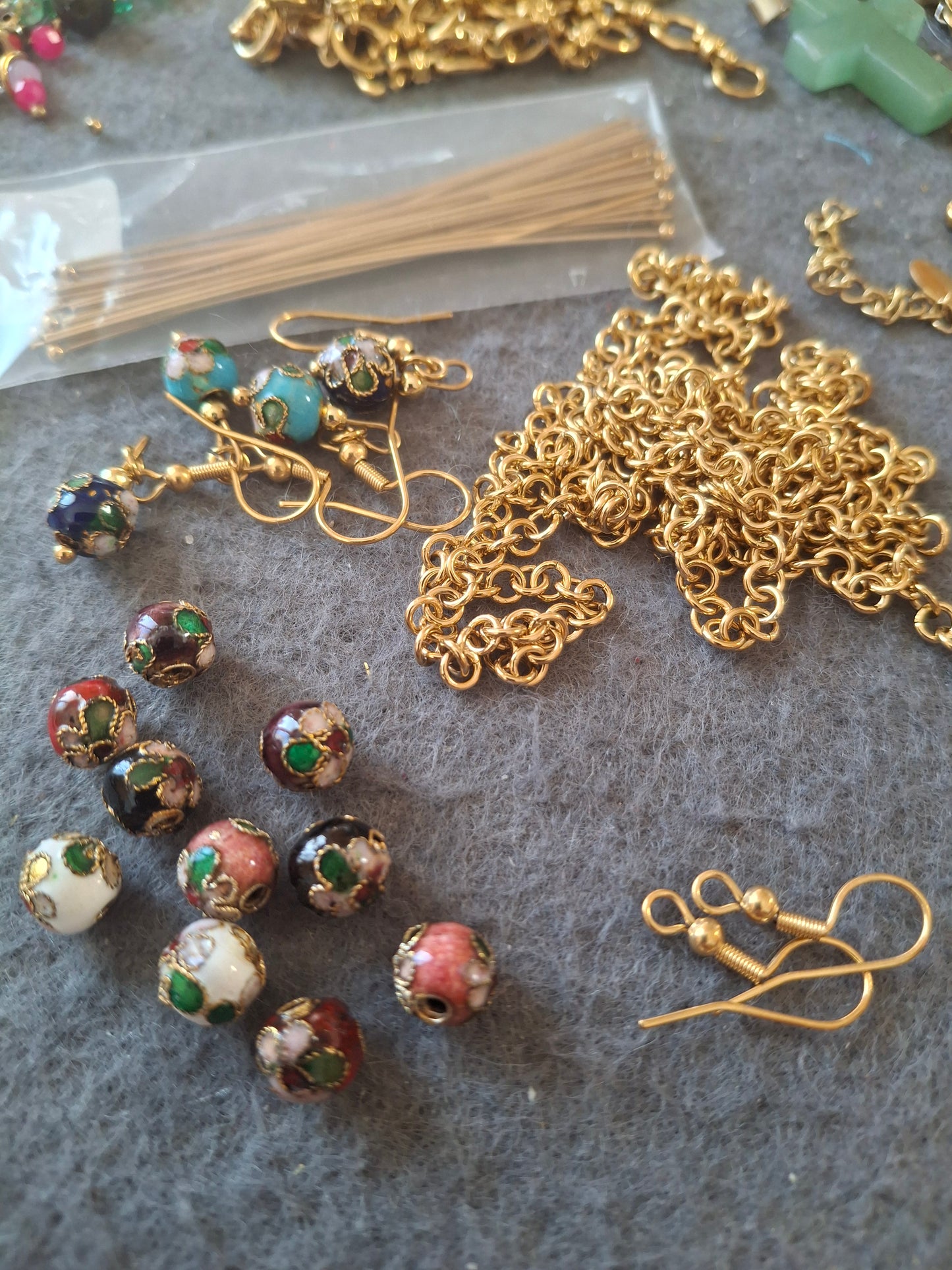 Boucles d oreilles attaches indiennes stainless steel 316 et perle en email cloisonné