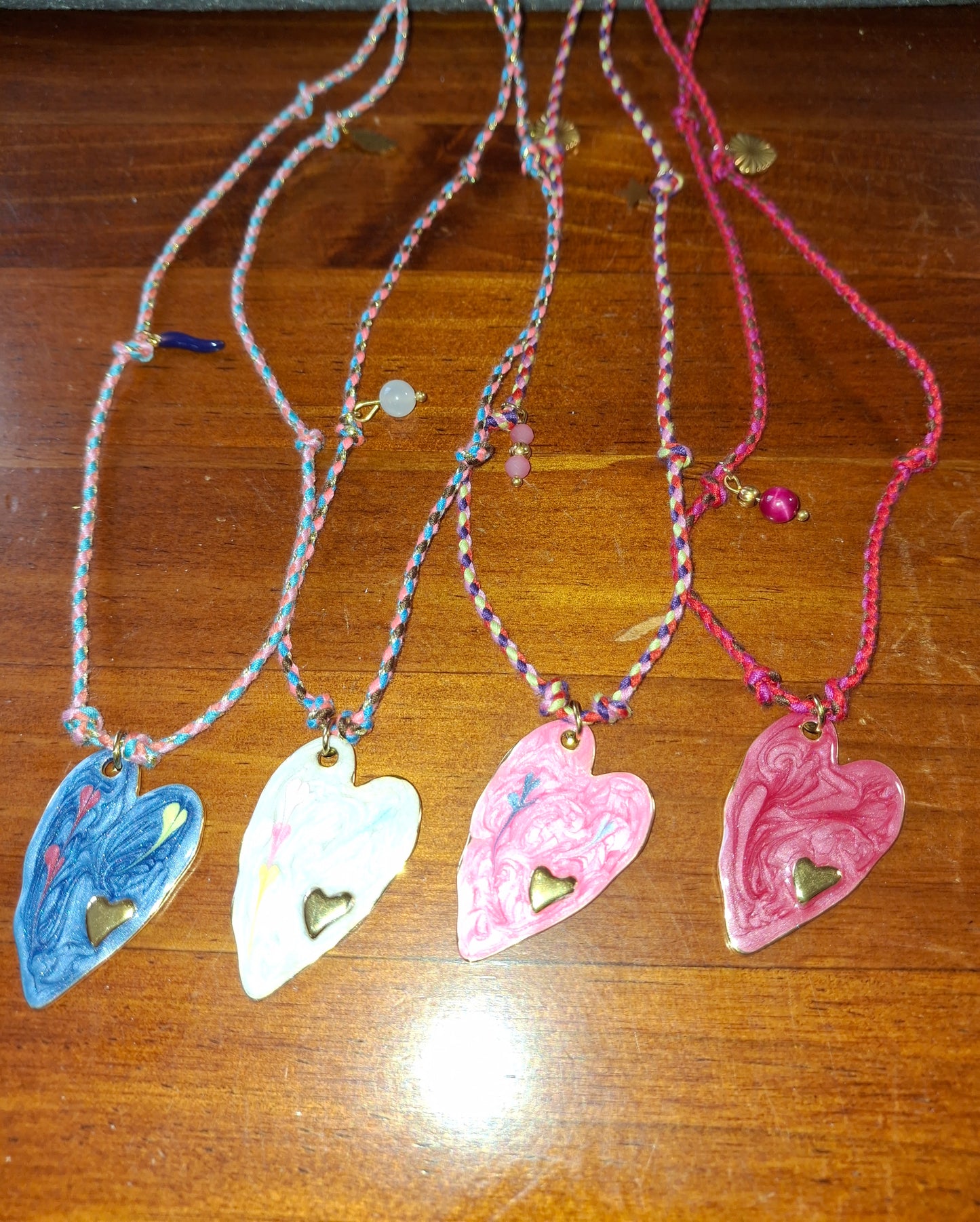 Collier cordon tressé réglable ajustable handmade, pendentif coeur stainless steel 316 et email