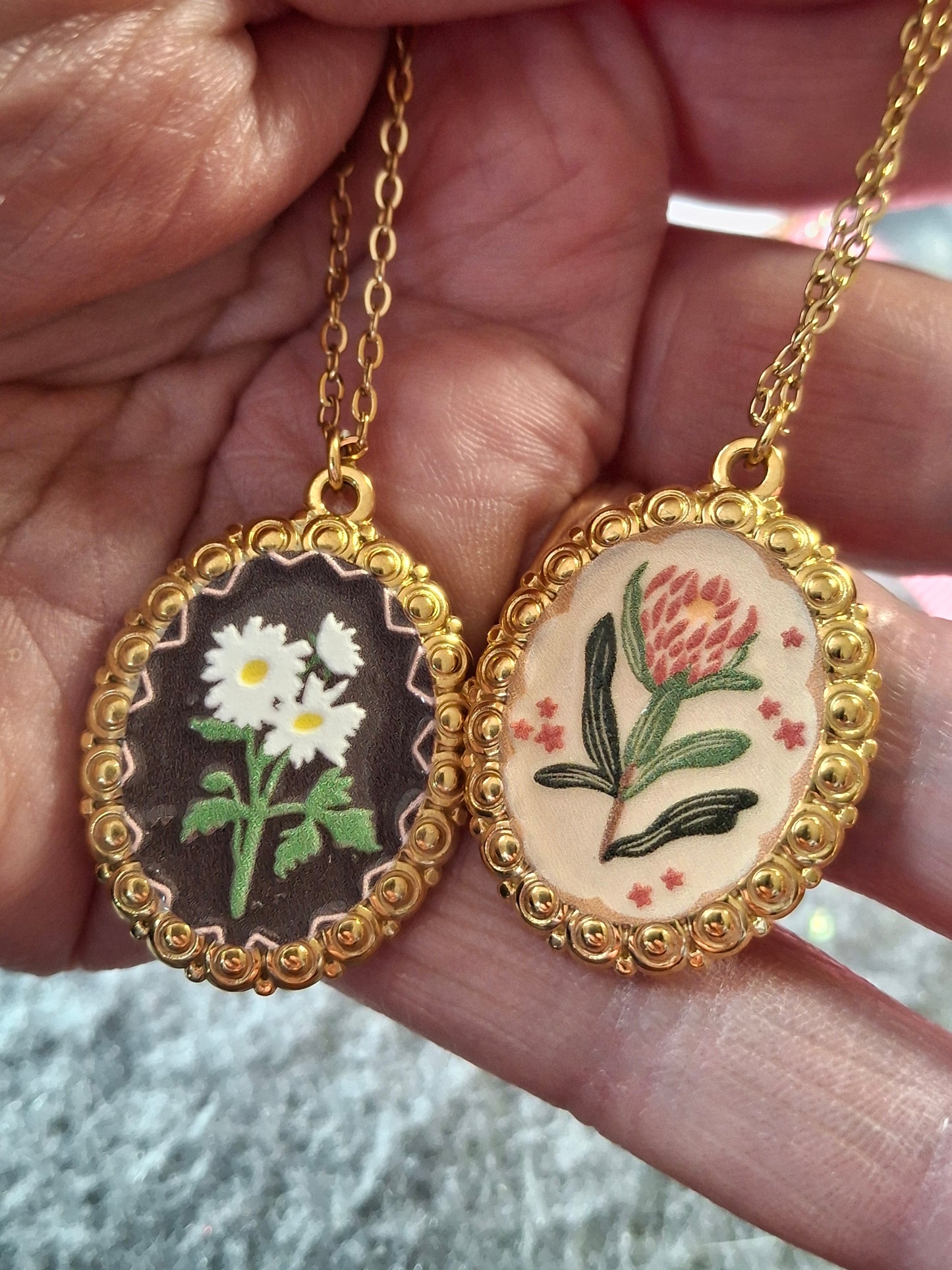 Collier chaîne dorée acier inoxydable stainless steel 316 grand pendentif rétro stainless steel 316