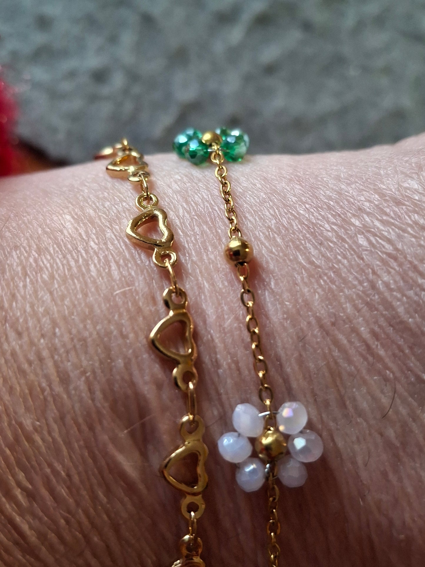 Bracelet double rang chaîne dorée acier inoxydable stainless steel motif fleurs et cœurs uniquement sur mesure