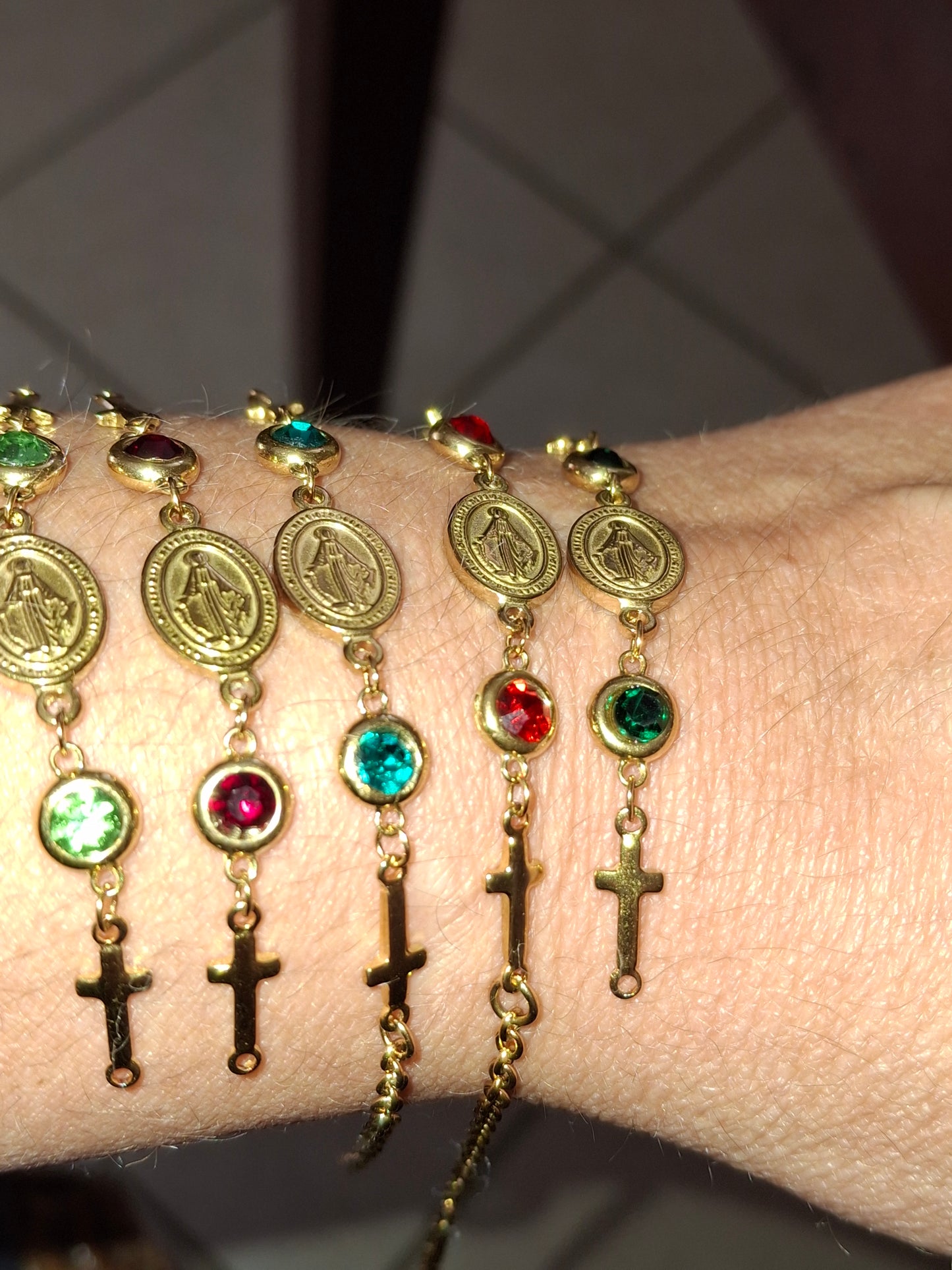 Bracelet chaîne acier inoxydable stainless steel 316 uniquement connecteur cristal, croix, madone stainless steel 316 handmade, sur mesure