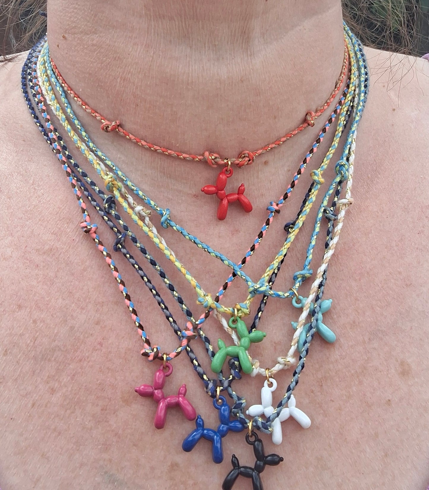 Handgemachte geflochtene Halskette mit Ballonhund