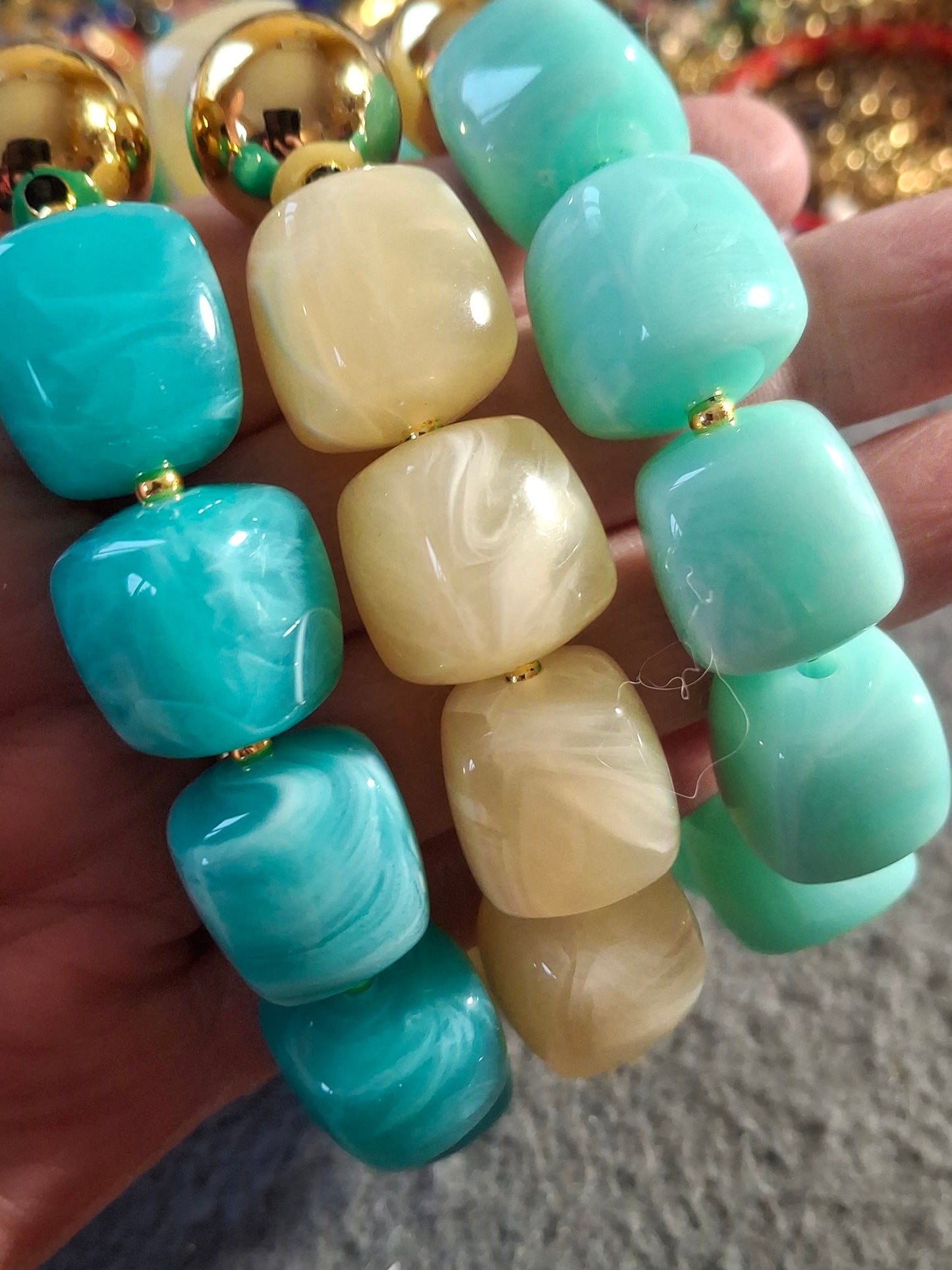 Bracelet perles en acrylique coloré élastique