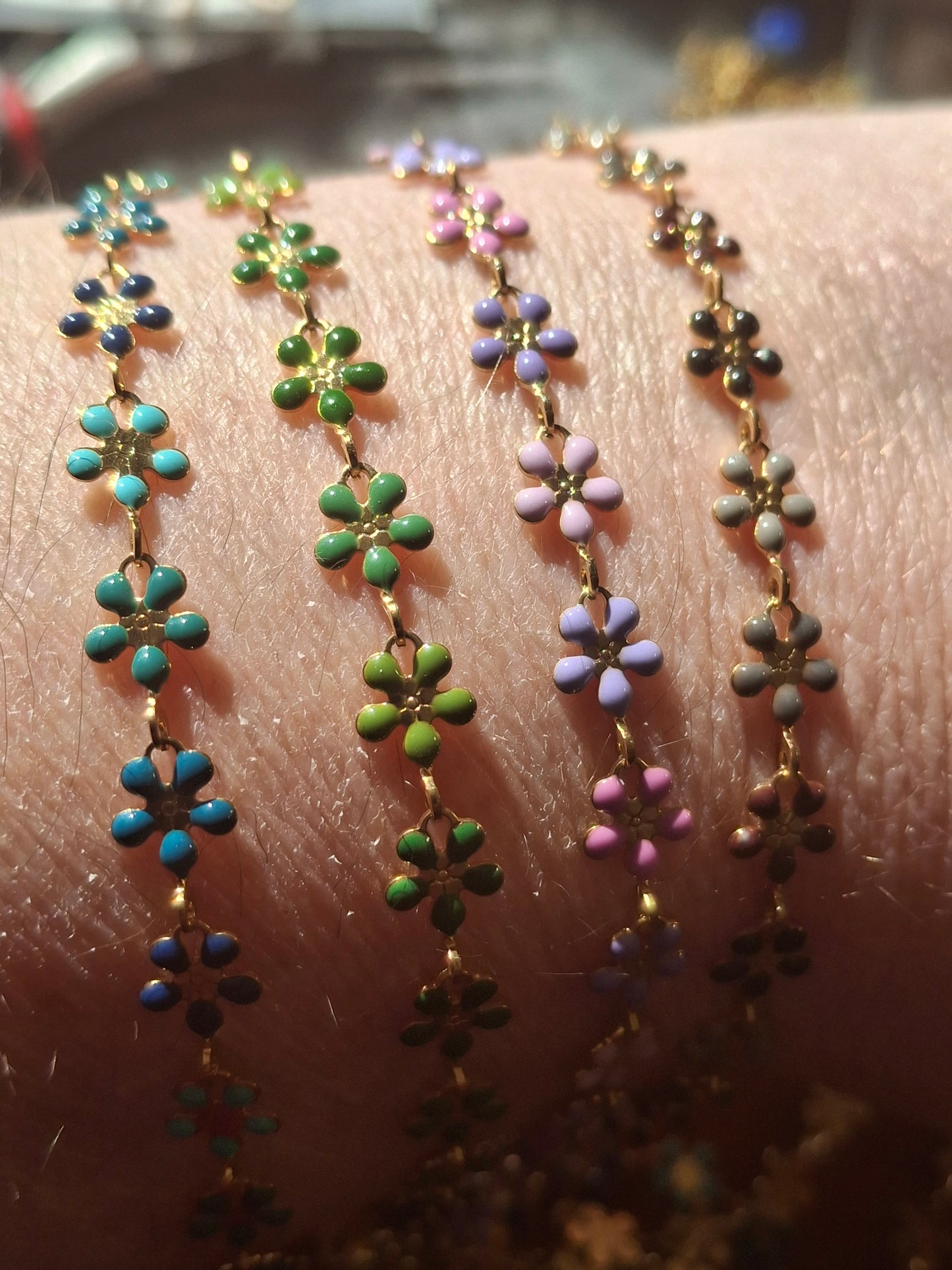 Kettenarmband, Gliederung Blume, aus Edelstahl und farbiger Emaille, nur auf Maß