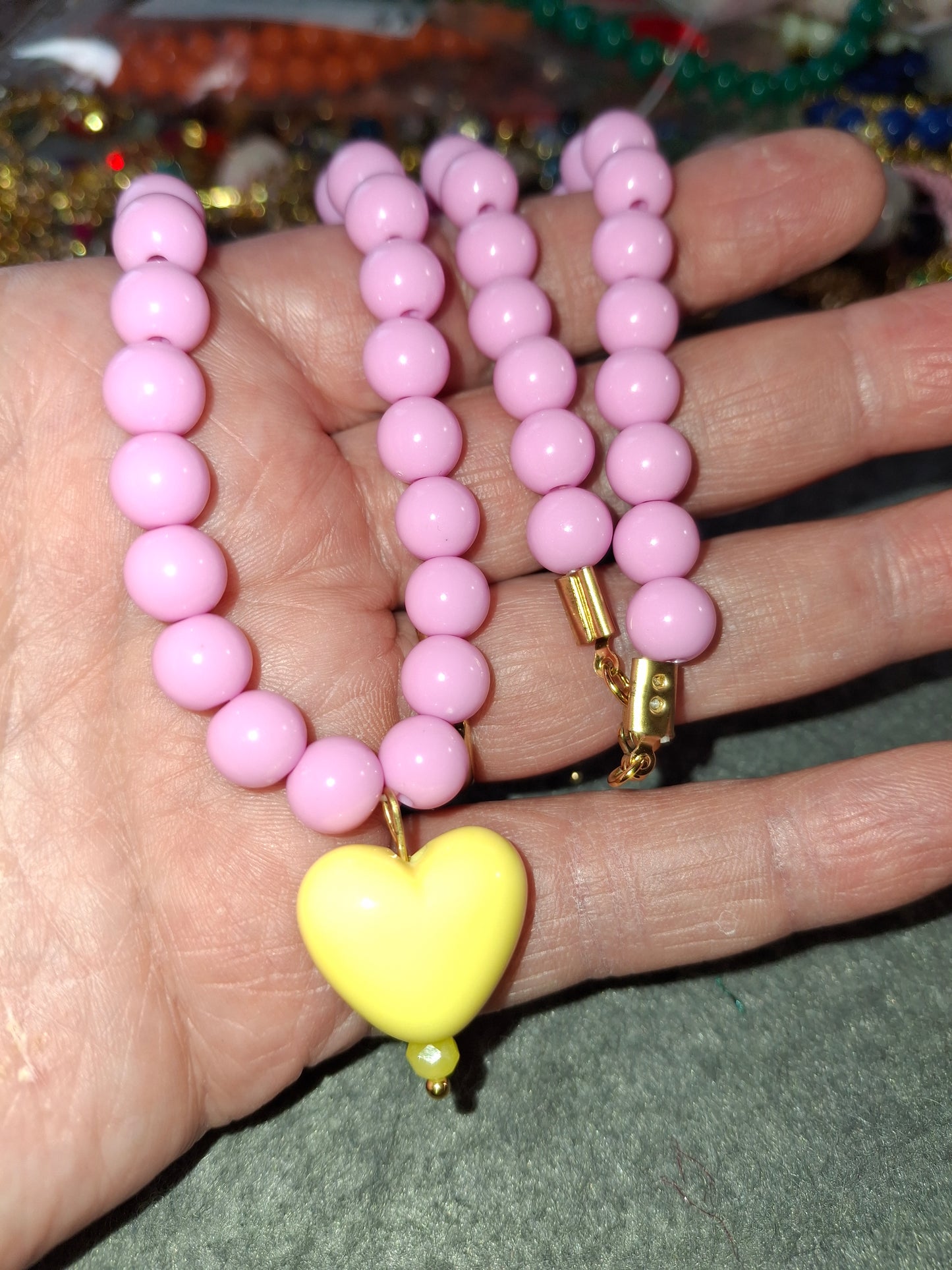 Collier perles acrylique coloré coeur handmade