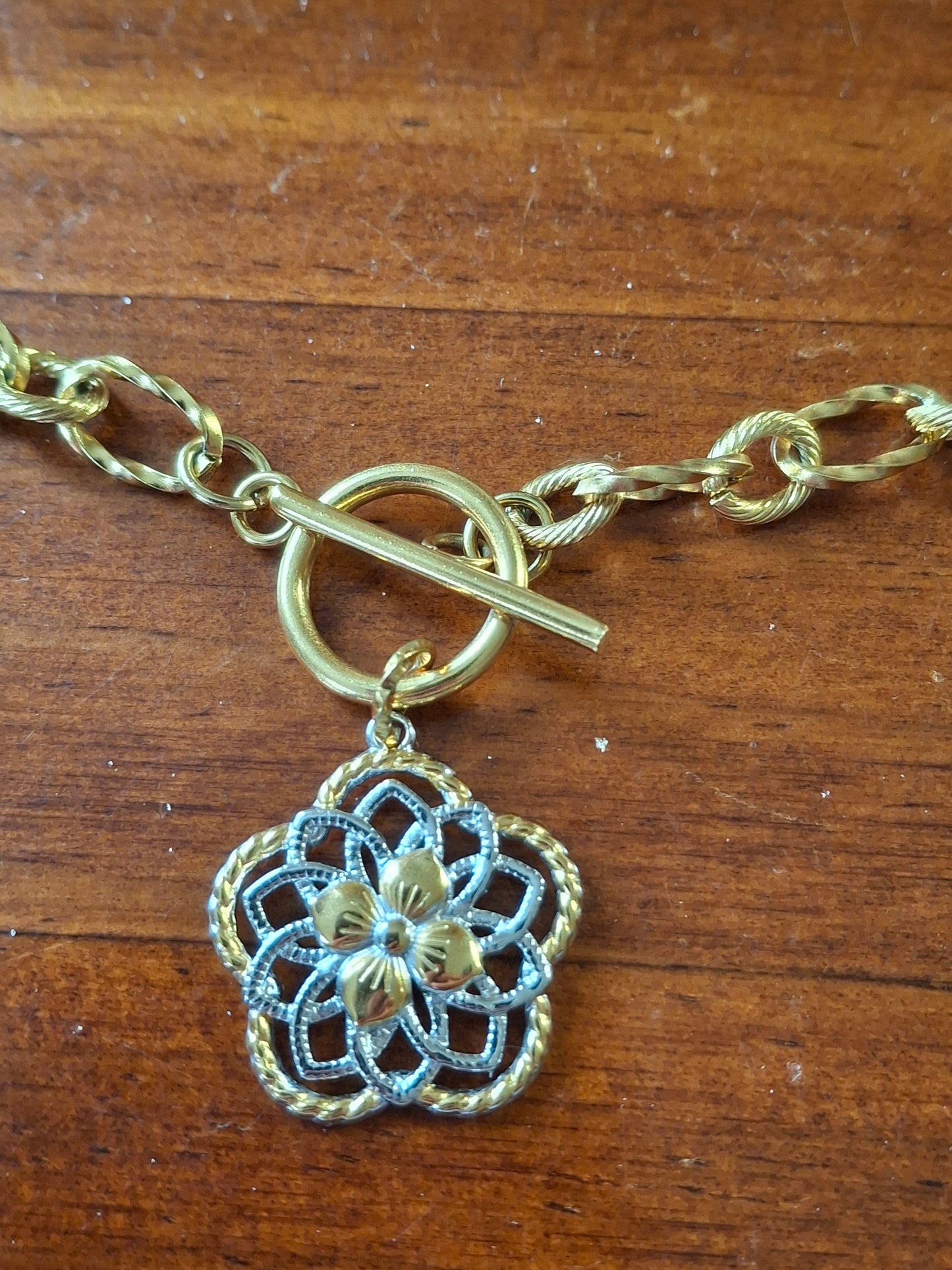 Collier choker chaîne acier inoxydable stainless steel grand fermoir toggle, fleur acier inoxydable stainless steel 316