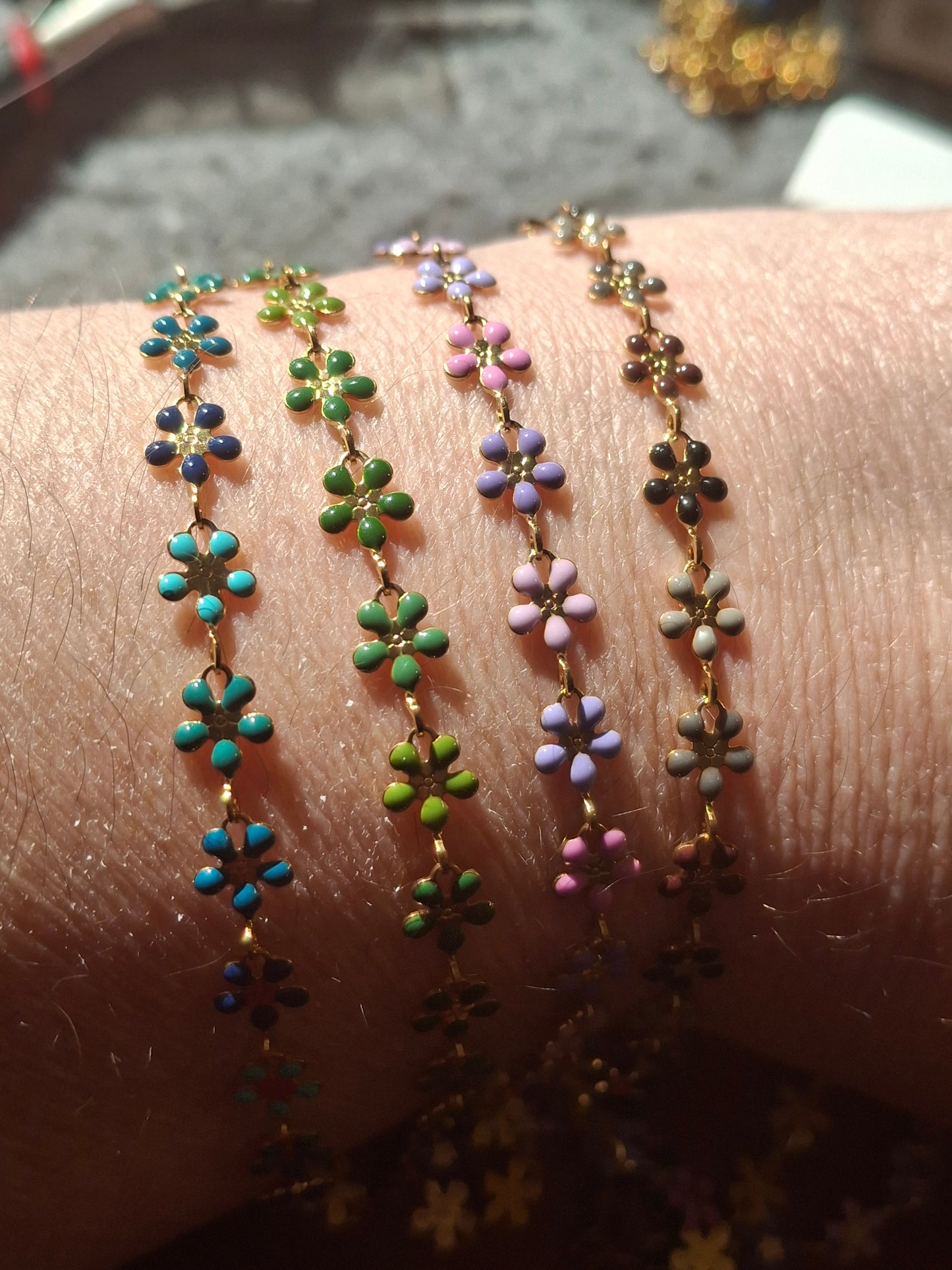 Kettenarmband, Gliederung Blume, aus Edelstahl und farbiger Emaille, nur auf Maß