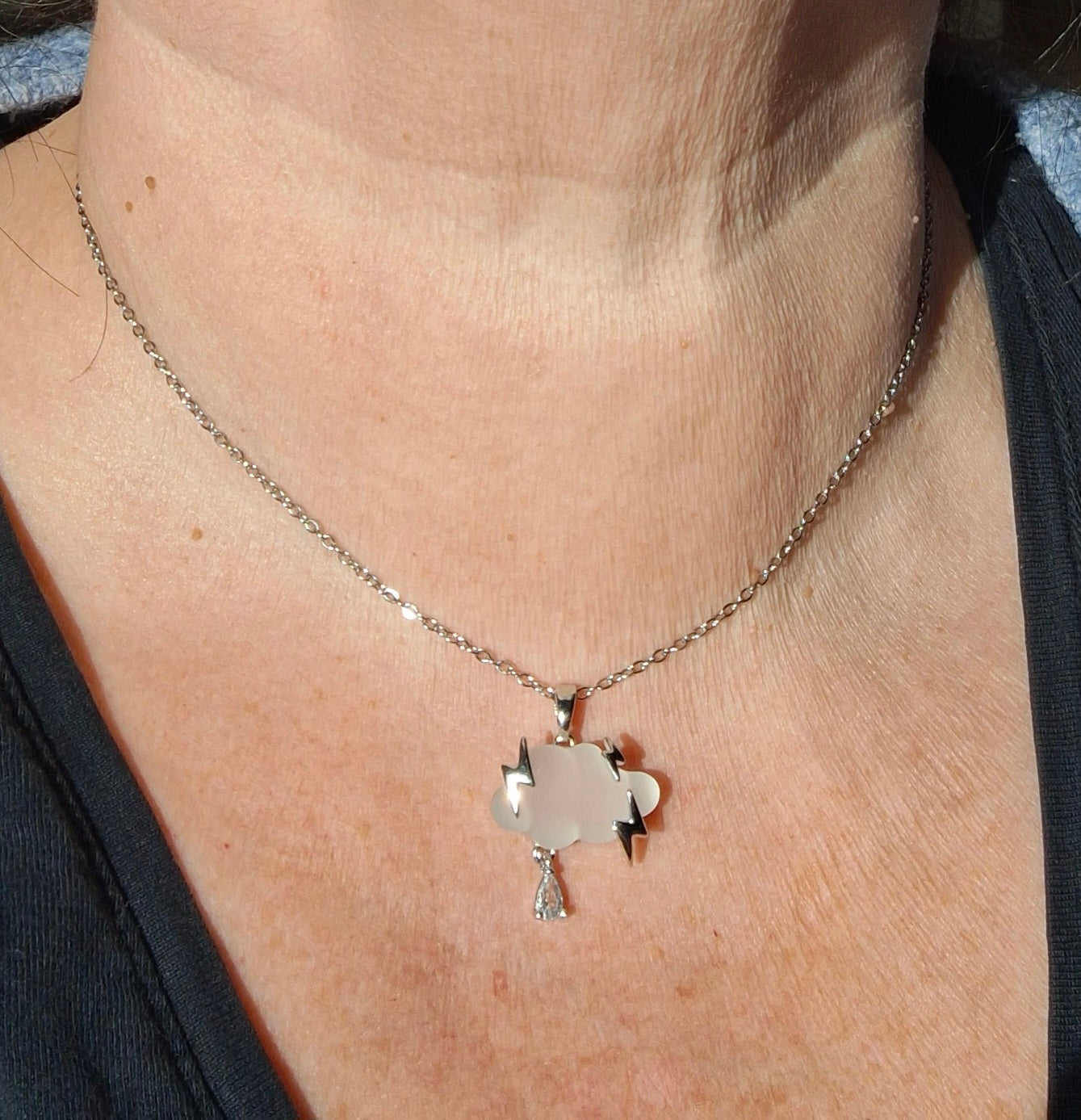 Collier chaîne acier inoxydable stainless steel 316 nuage resine serti stainless steel 316 pendentif zirconium réglable