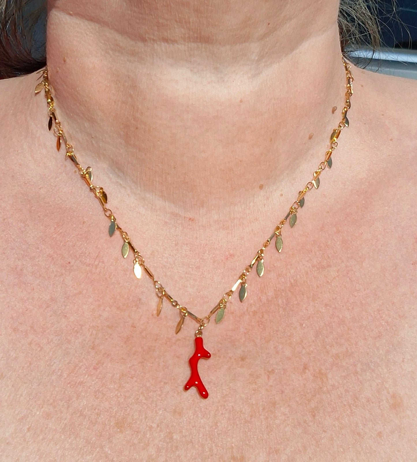 Collier chaîne dorée acier inoxydable stainless steel 316 pendentif corail