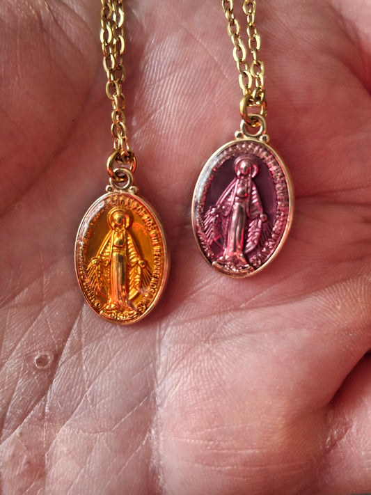 Collier chaîne dorée acier inoxydable stainless steel 316 ,médaille madone vierge miraculeuse en laiton doré à l'or fin et email coloré