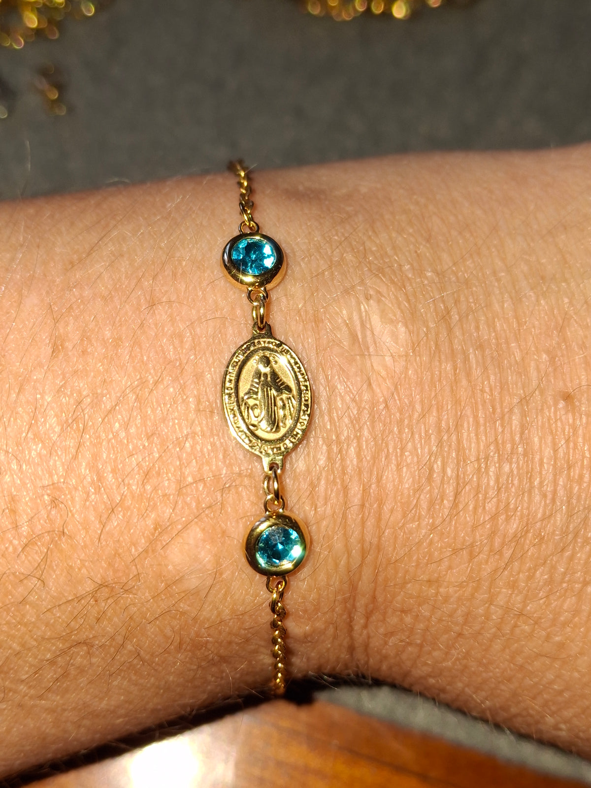 Bracelet chaîne acier inoxydable stainless steel 316 ,connecteur cristal bleu et madone stainless steel 316 ,handmade sur mesure