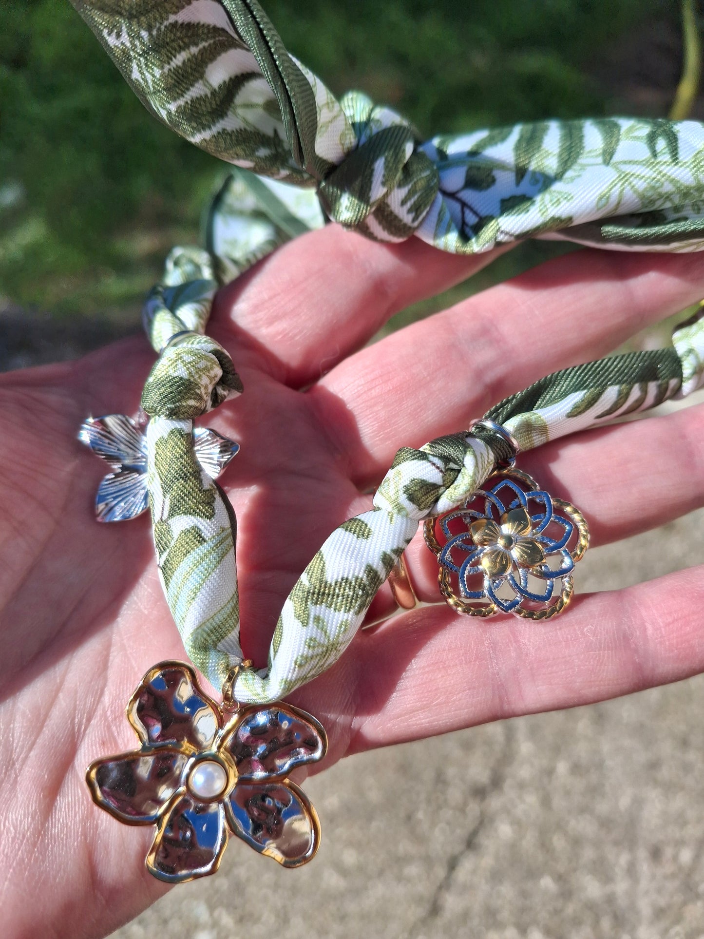 Collier foulard et pendentif fleurs acier inoxydable stainless steel 316 polis de qualité supérieure handmade