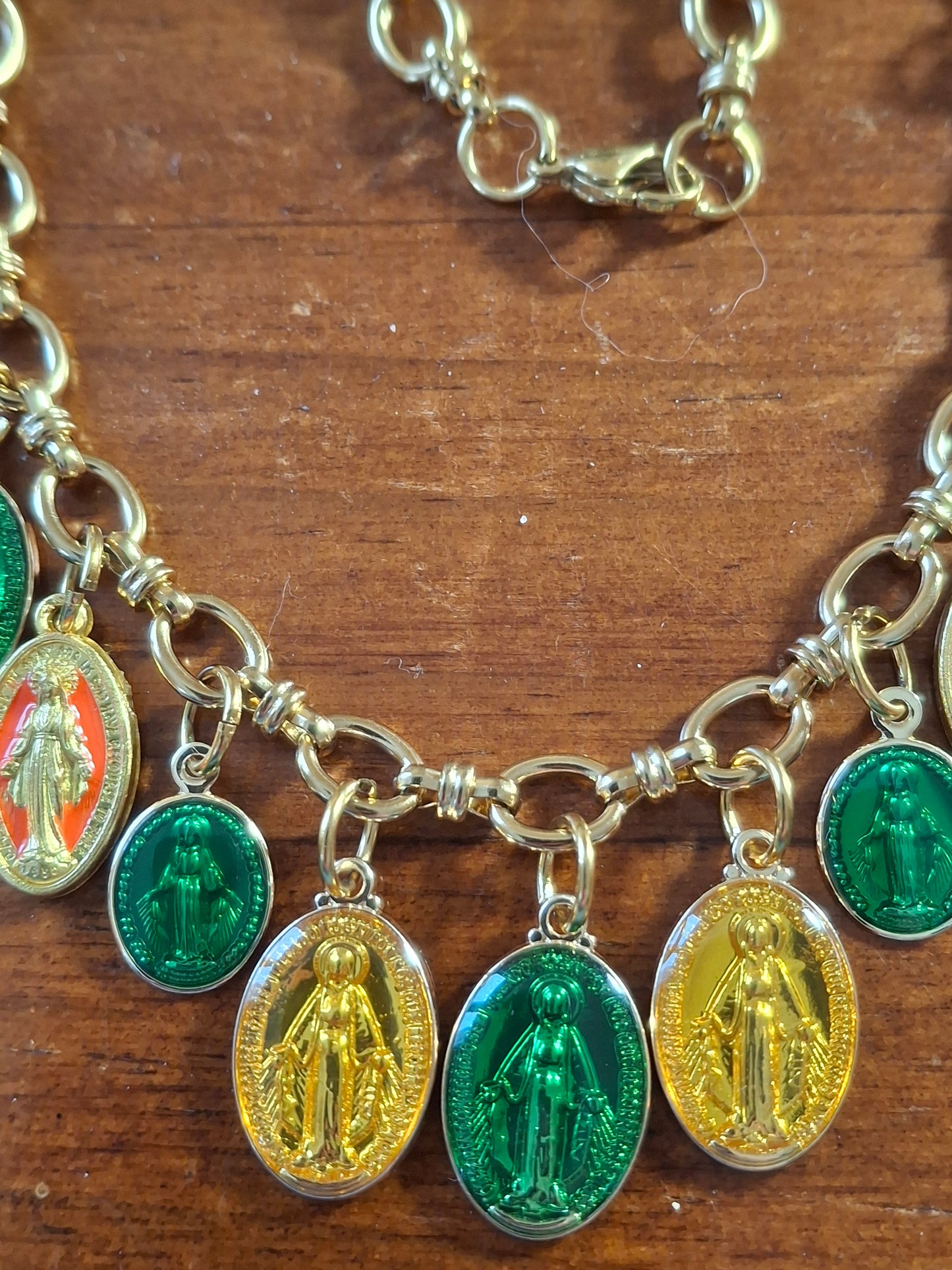 Collier chaîne maille gourmette stainless steel 316 et breloques madone handmade réglable