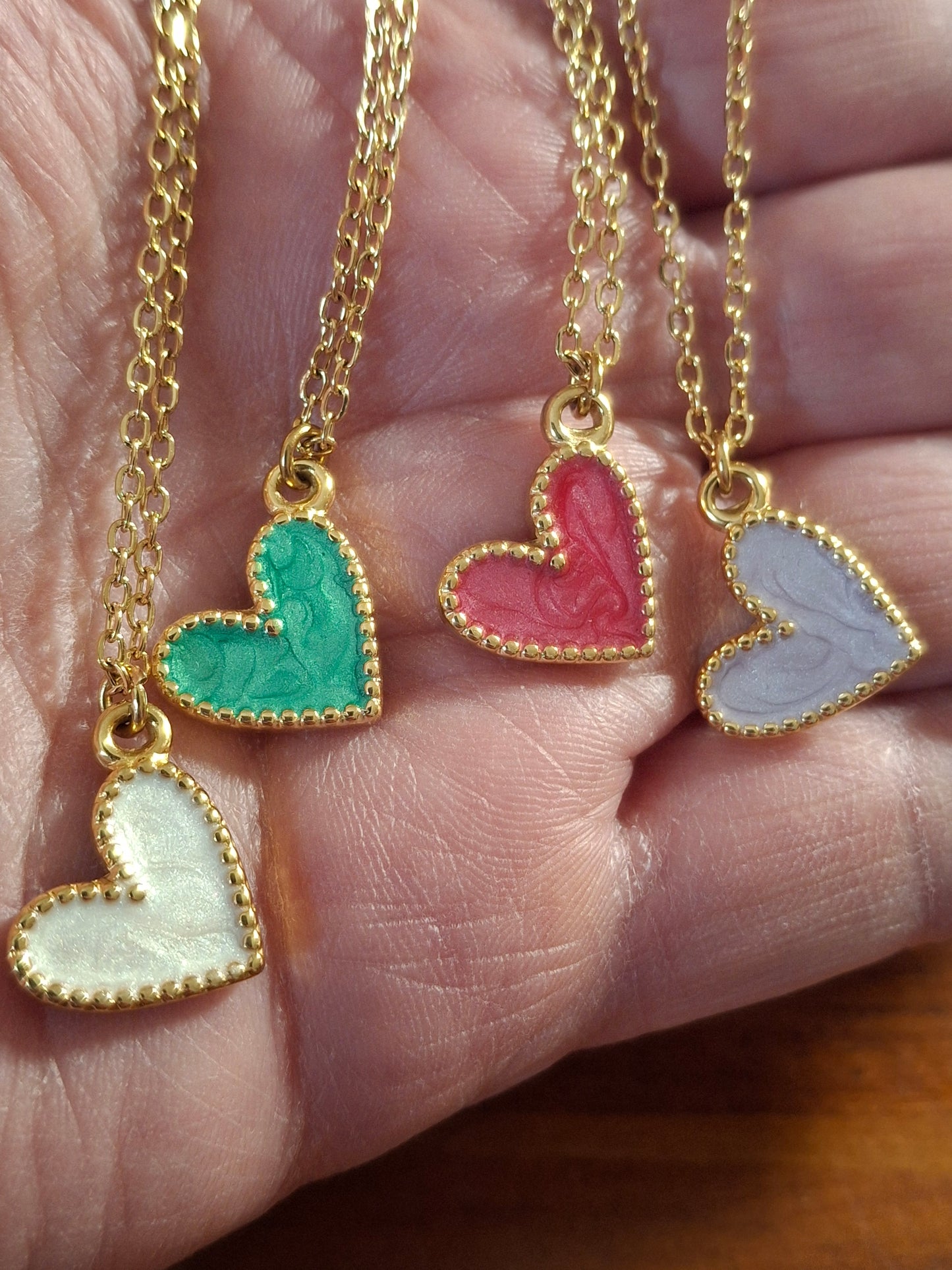 Collier chaîne dorée acier inoxydable stainless steel 316 ,coeur stainless steel 316 et email