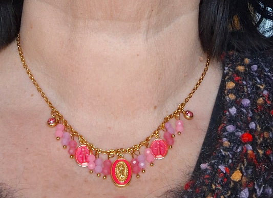 Collier chaîne dorée acier inoxydable stainless steel 316 et breloques madone et perles handmade