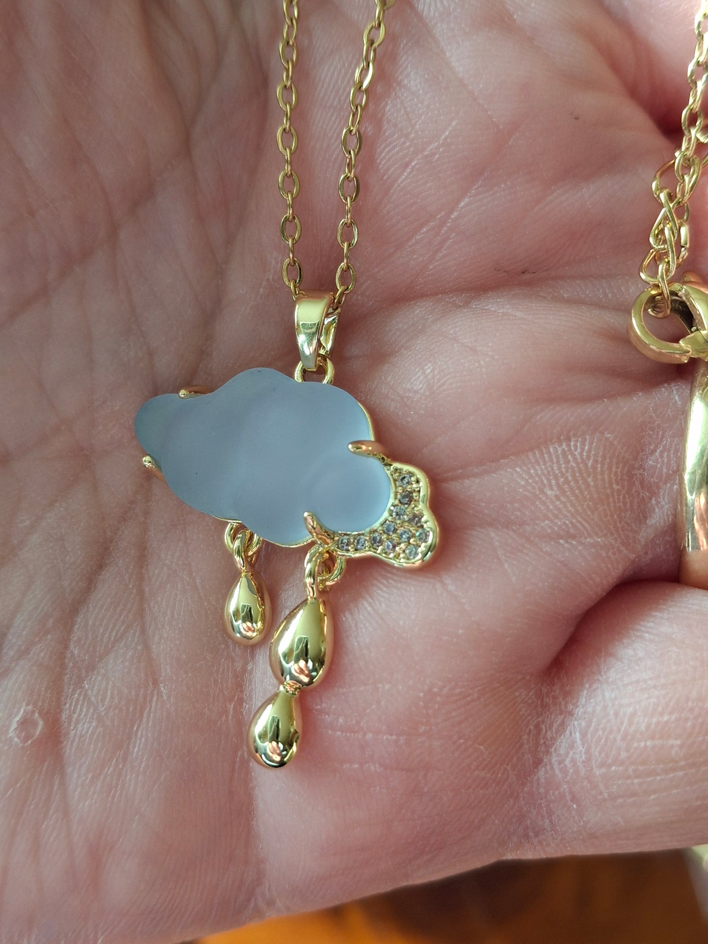 Collier chaîne dorée acier inoxydable stainless steel 316 nuage en résine serti zirconium acier inoxydable stainless steel 316 réglable