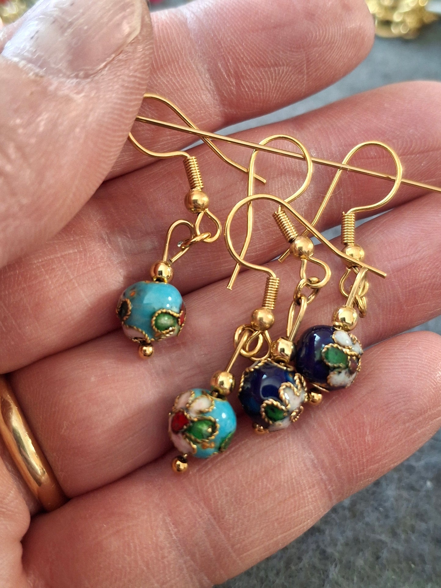 Boucles d oreilles attaches indiennes stainless steel 316 et perle en email cloisonné