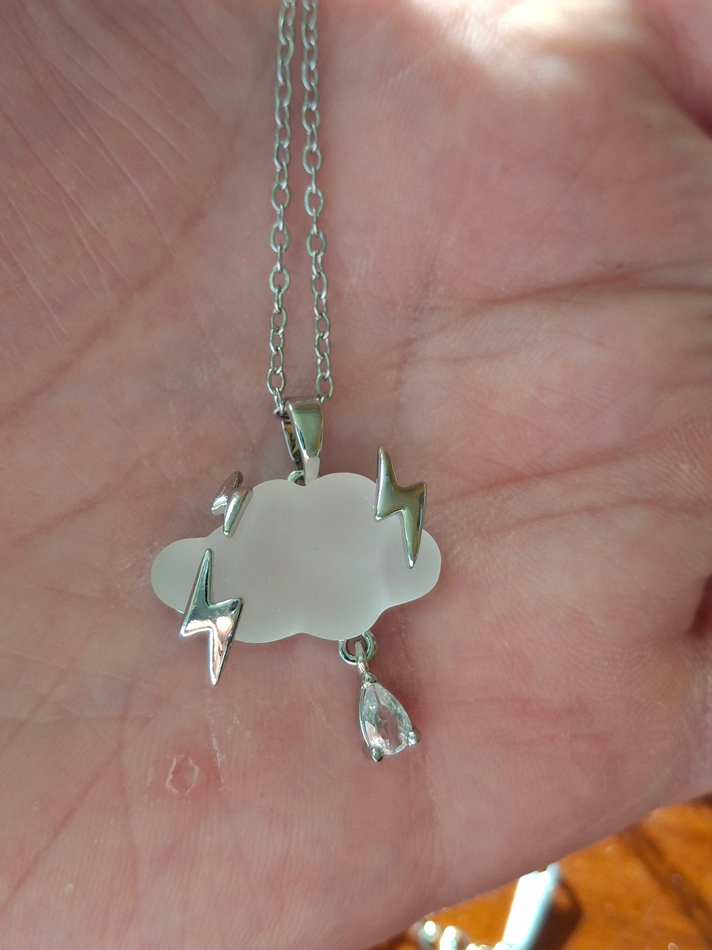 Collier chaîne acier inoxydable stainless steel 316 nuage resine serti stainless steel 316 pendentif zirconium réglable