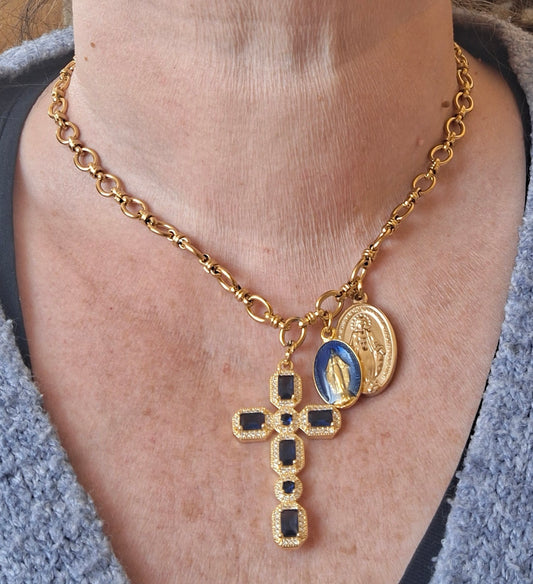 Collier chaîne acier inoxydable stainless steel 316 grand croix baroque plaqué or 18K serti cristal et zirconium AAA, madone