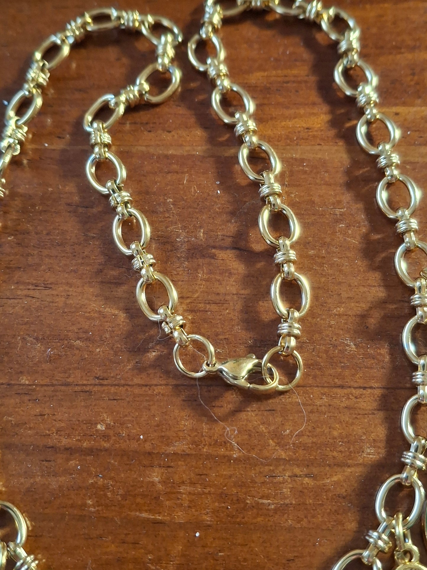 Collier chaîne maille gourmette stainless steel 316 et breloques madone handmade réglable