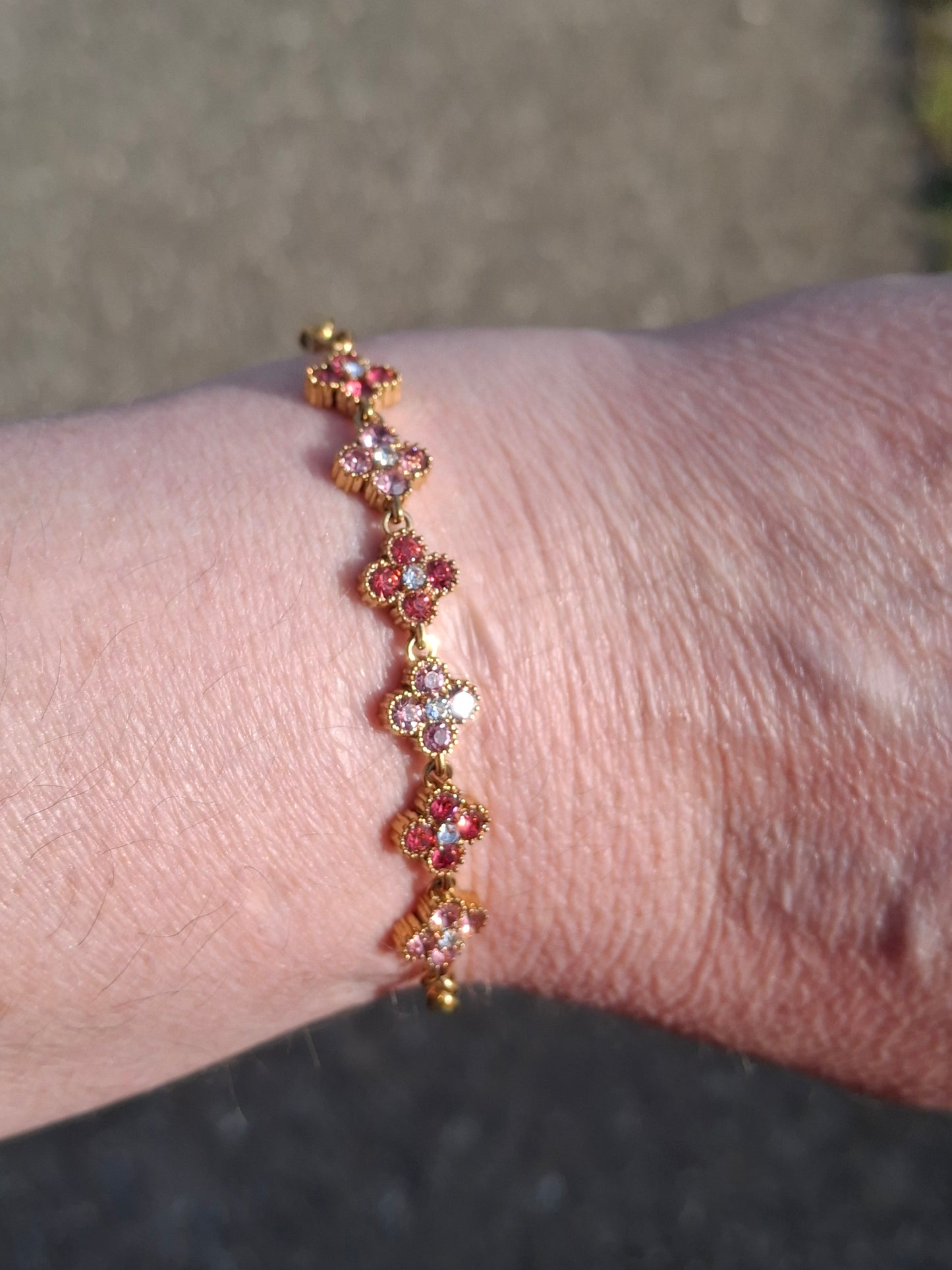 Armband Kette Edelstahl 316 Glieder mit geriffelter Panzerkette und blütenförmiger Kette mit rosafarbenem Kristallbesatz Edelstahl 316 handgefertigt verstellbar