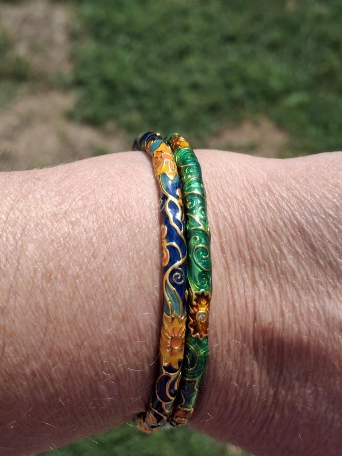 Pretty open cloisonné enamel rush with filigree flowers