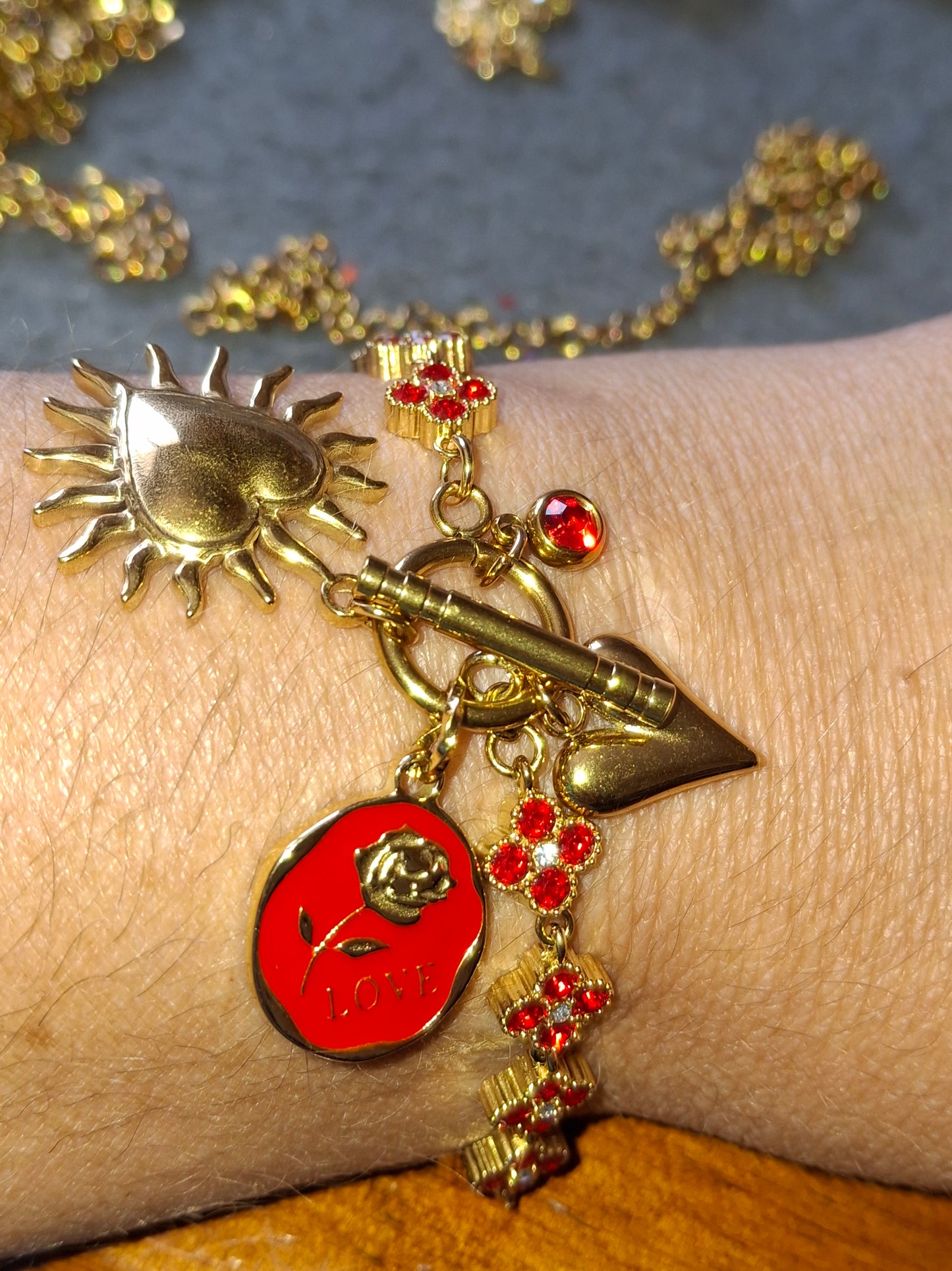 Bracelet maille gourmette stainless steel 316 trèfle cristal rouge, breloques stainless steel 316 poli,fermoir toggle handmade
