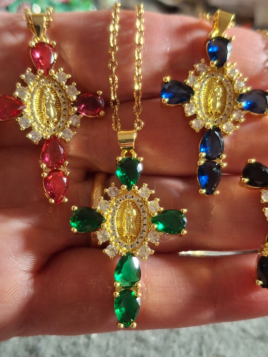 Halskette aus vergoldetem Edelstahl 316, barockes Madonnenkreuz, 18K vergoldet mit Zirkonia und AAA-Kristallen