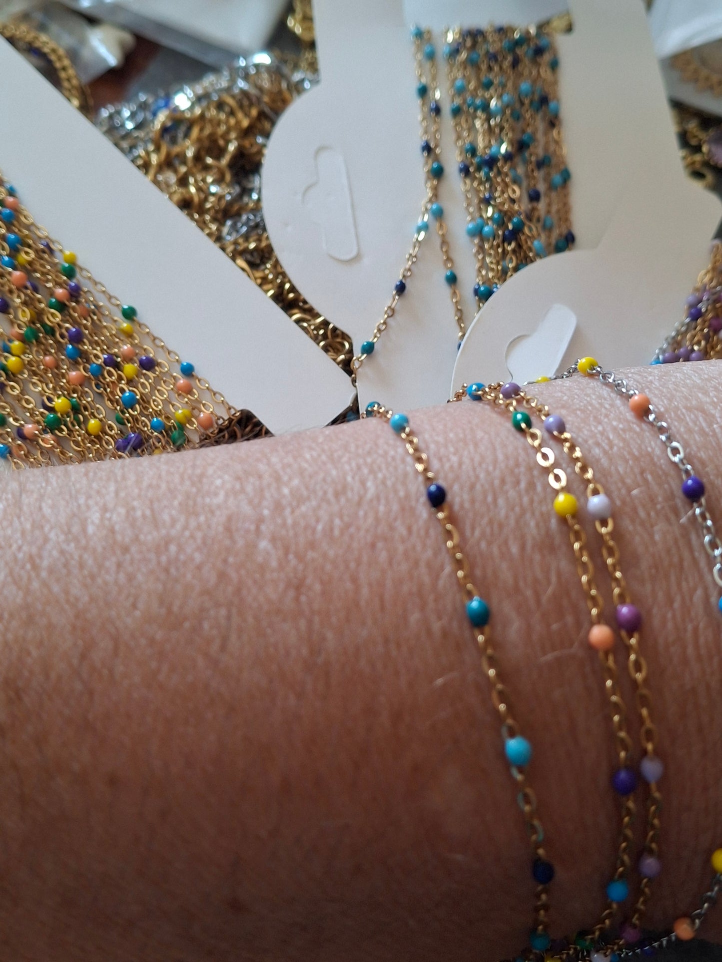 Bracelet chaîne acier inoxydable stainless steel 316 et perles en email coloré longueur sur mesure