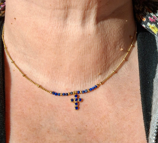 Collier chaîne dorée acier inoxydable stainless steel 316 ,perles, croix stainless steel plaqué or cristal ou email et zirconium réglable