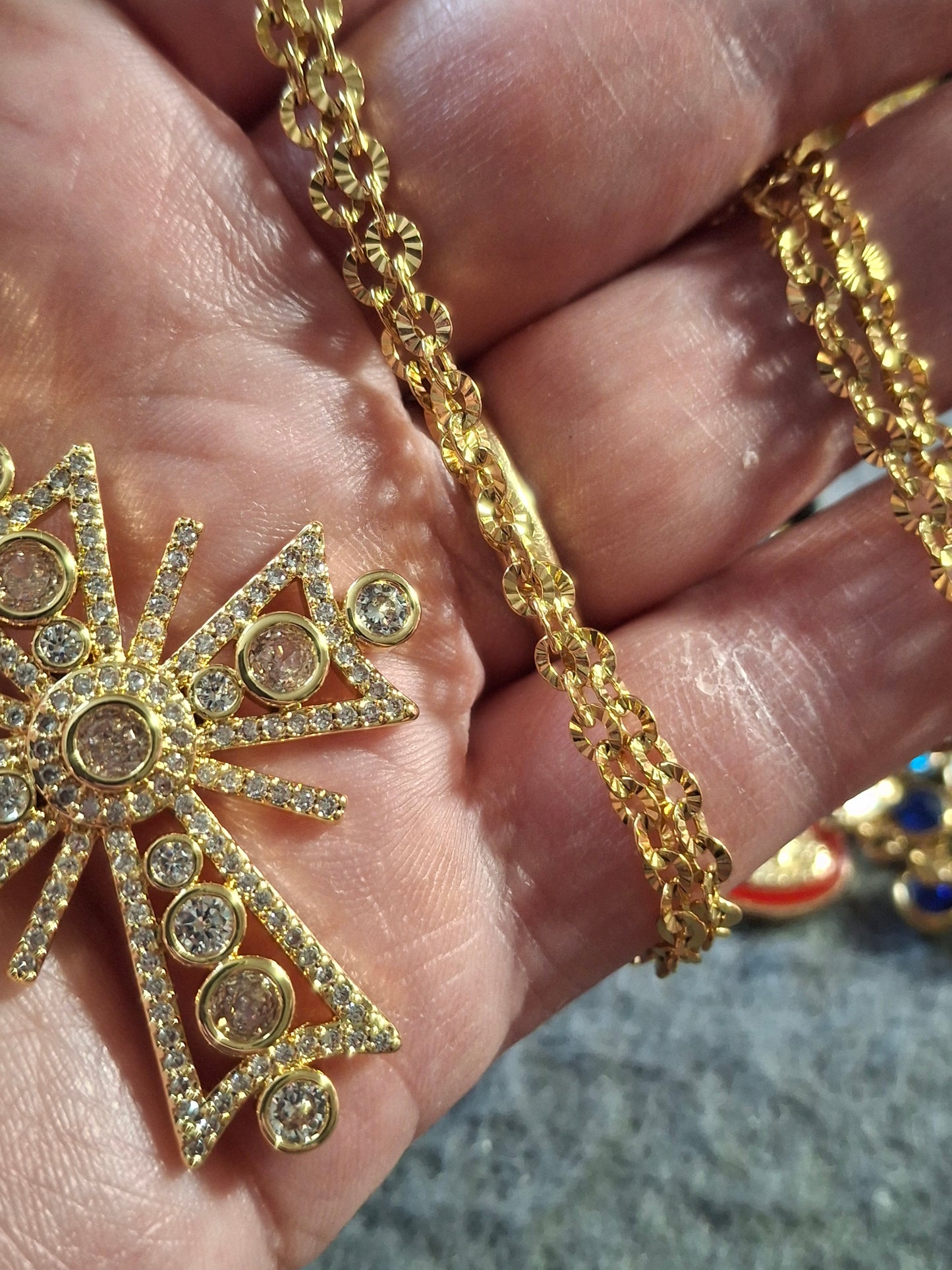 Halskette Edelstahl 316 große Kreuz 18K vergoldet Zirkonia besetzt