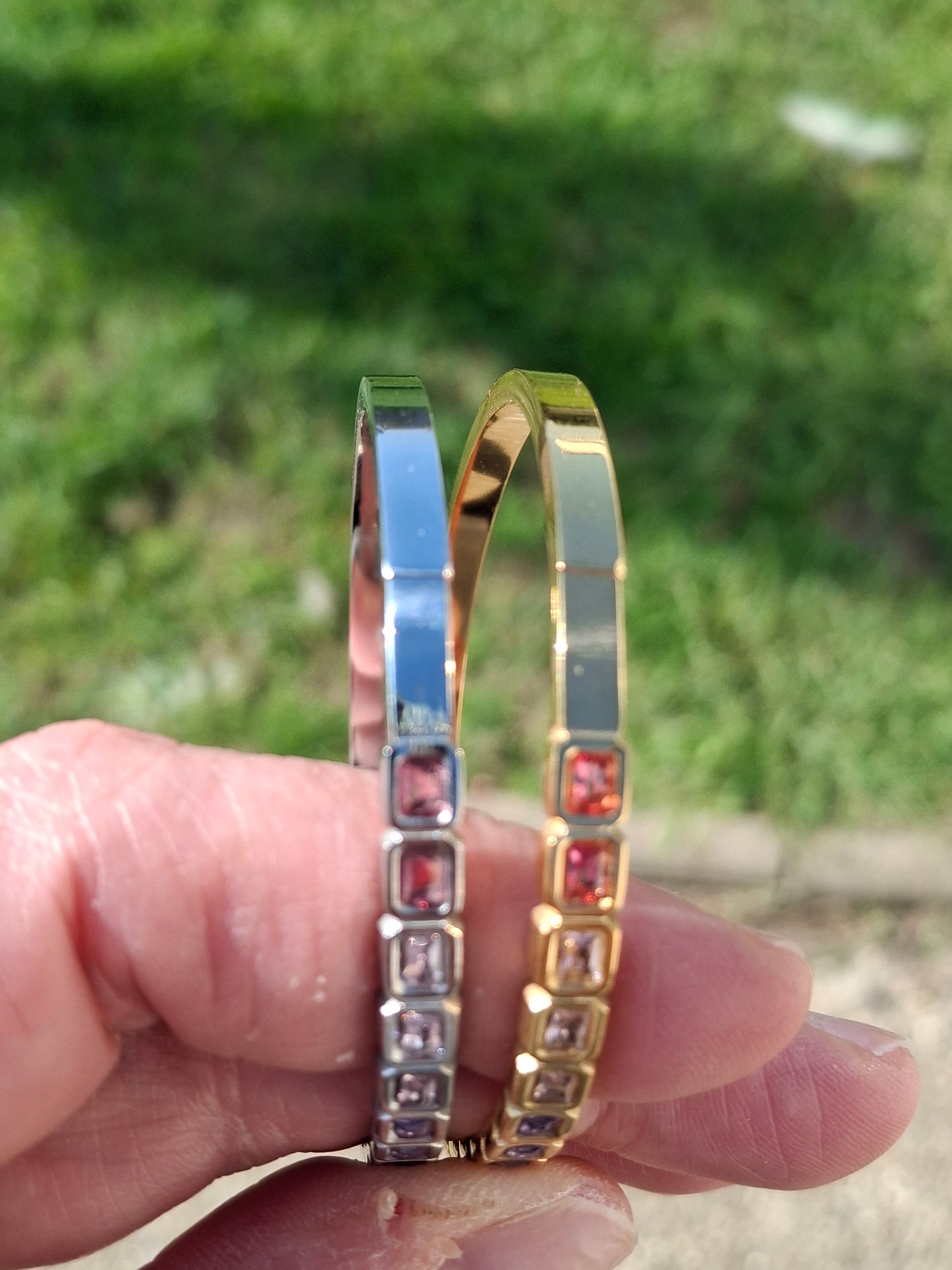 Thin rigid band set with crystal in stainless steel 316