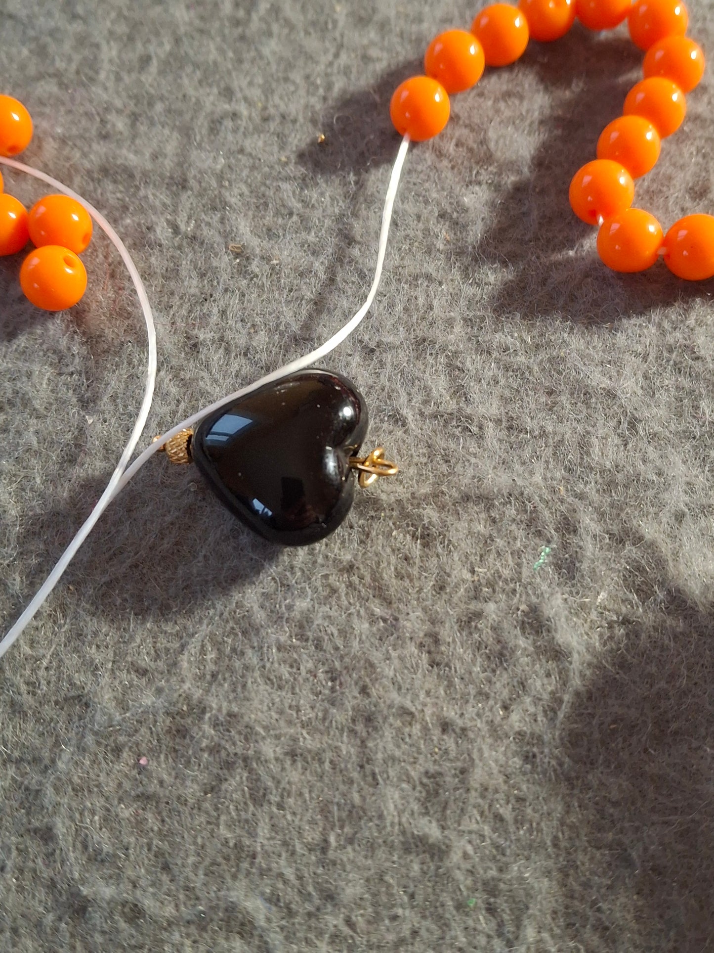 Collier perles acrylique et coeur handmade