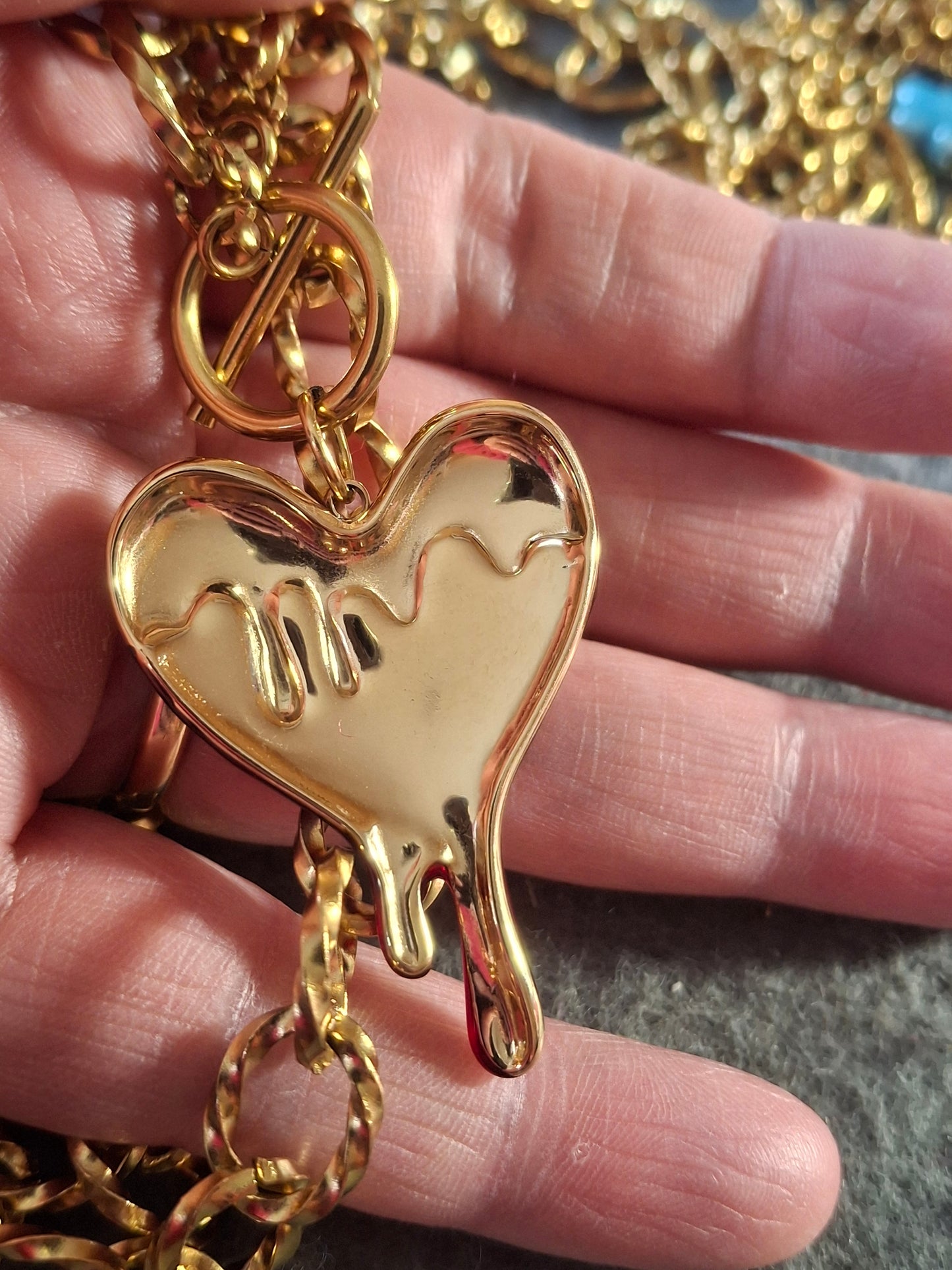 Collier chaîne dorée acier inoxydable stainless steel grand pendentif coeur stainless steel Fermoir toggle