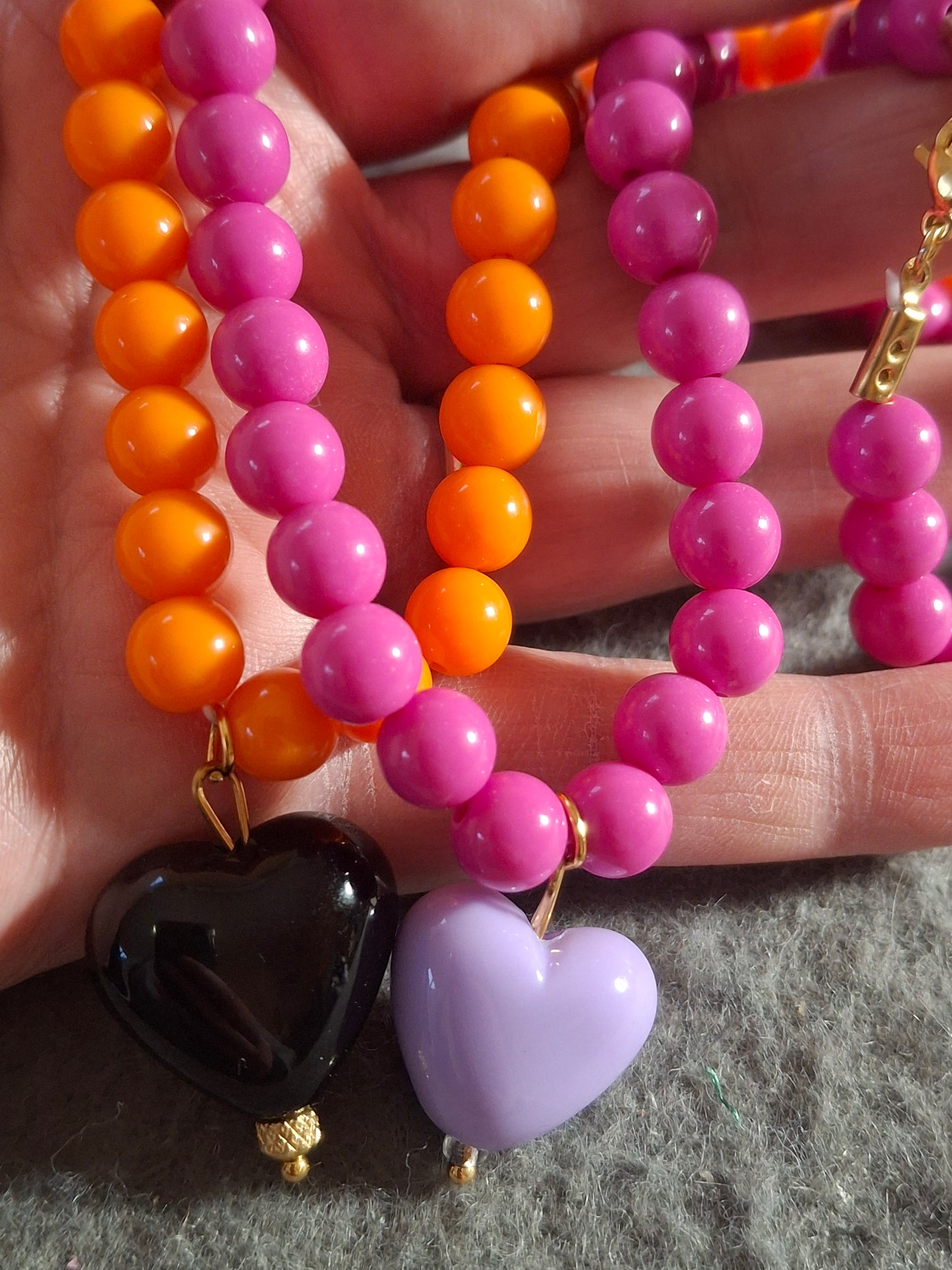 Collier perles acrylique et coeur handmade