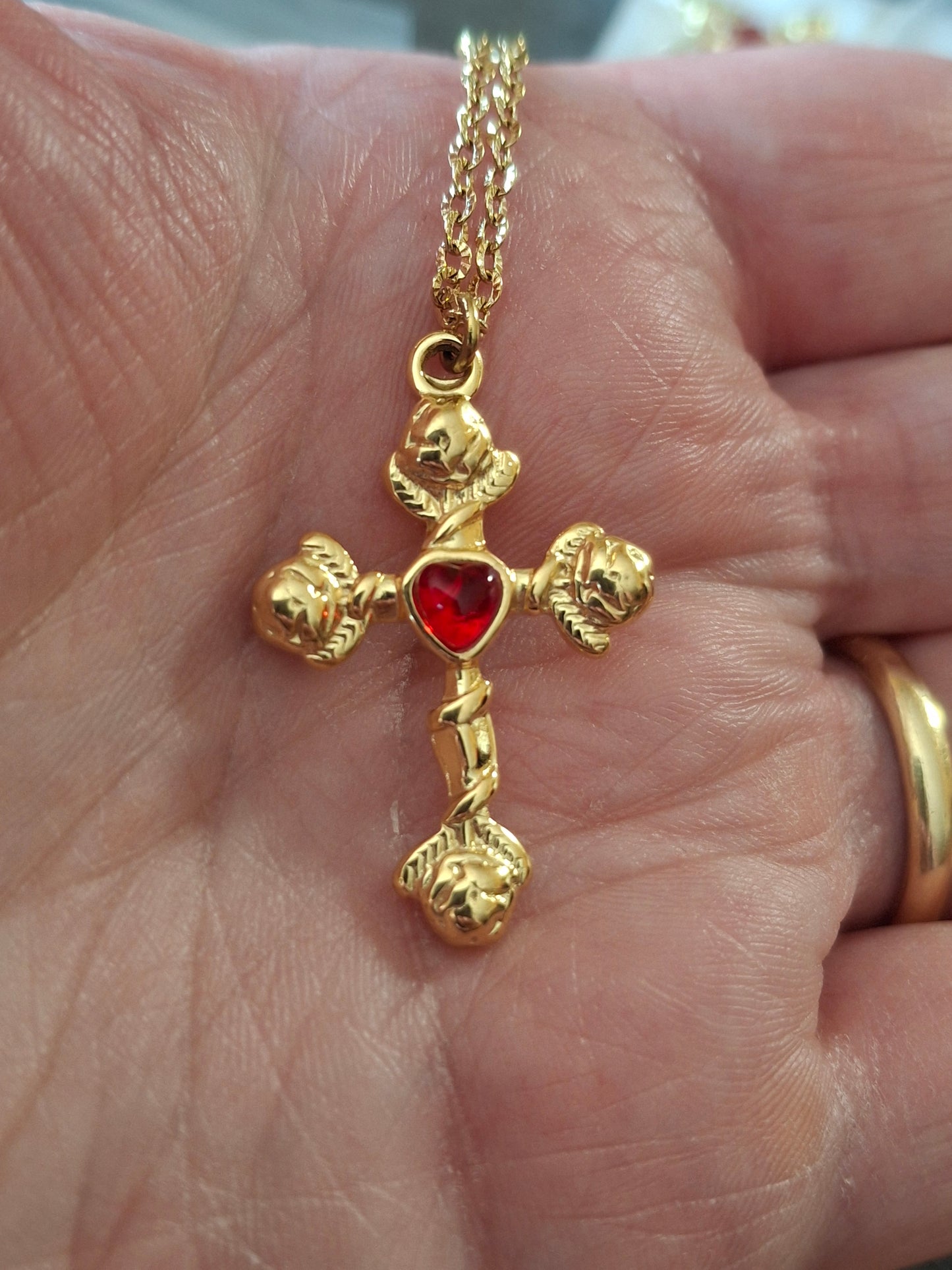 Collier chaîne dorée acier inoxydable stainless steel 316 ,croix rétro stainless steel 316  poli de qualité supérieure