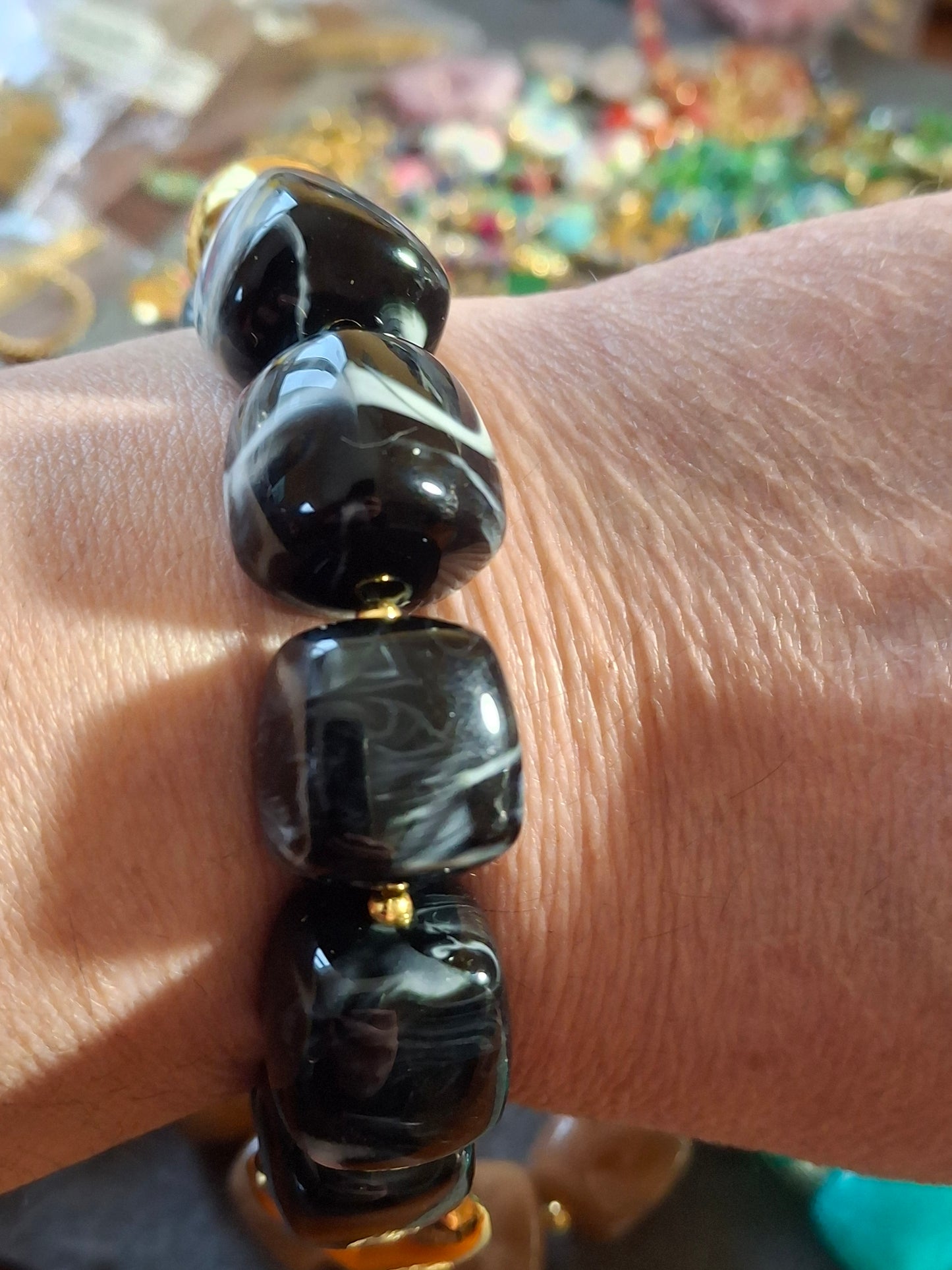 Bracelet perles en acrylique coloré élastique