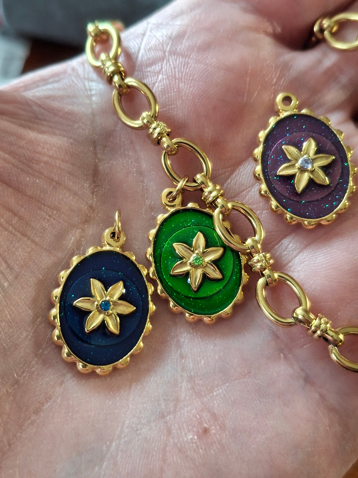 Bracelet chaîne acier inoxydable stainless steel 316 et pendentif email coloré stainless steel 316 sur mesure