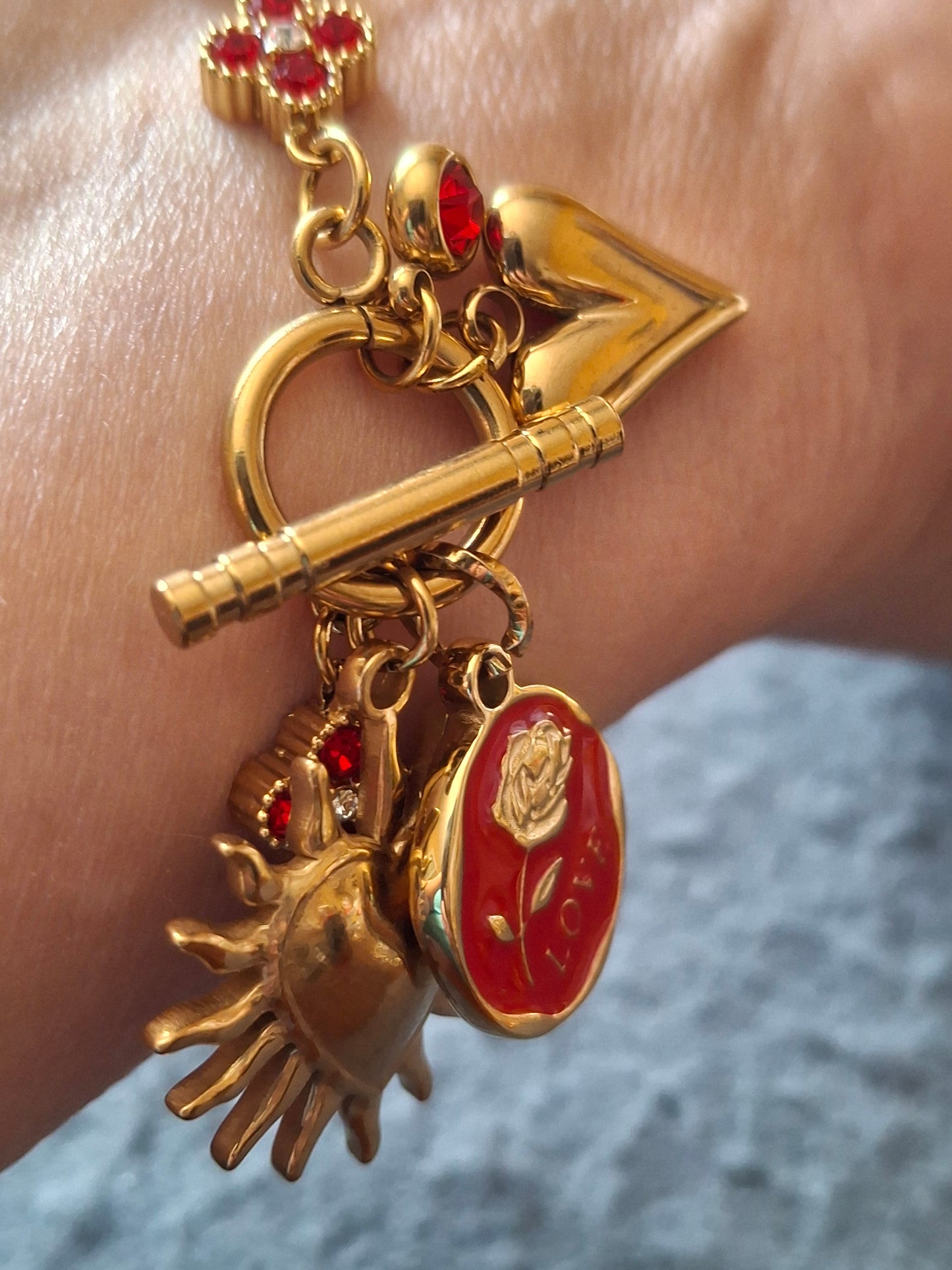 Bracelet maille gourmette stainless steel 316 trèfle cristal rouge, breloques stainless steel 316 poli,fermoir toggle handmade
