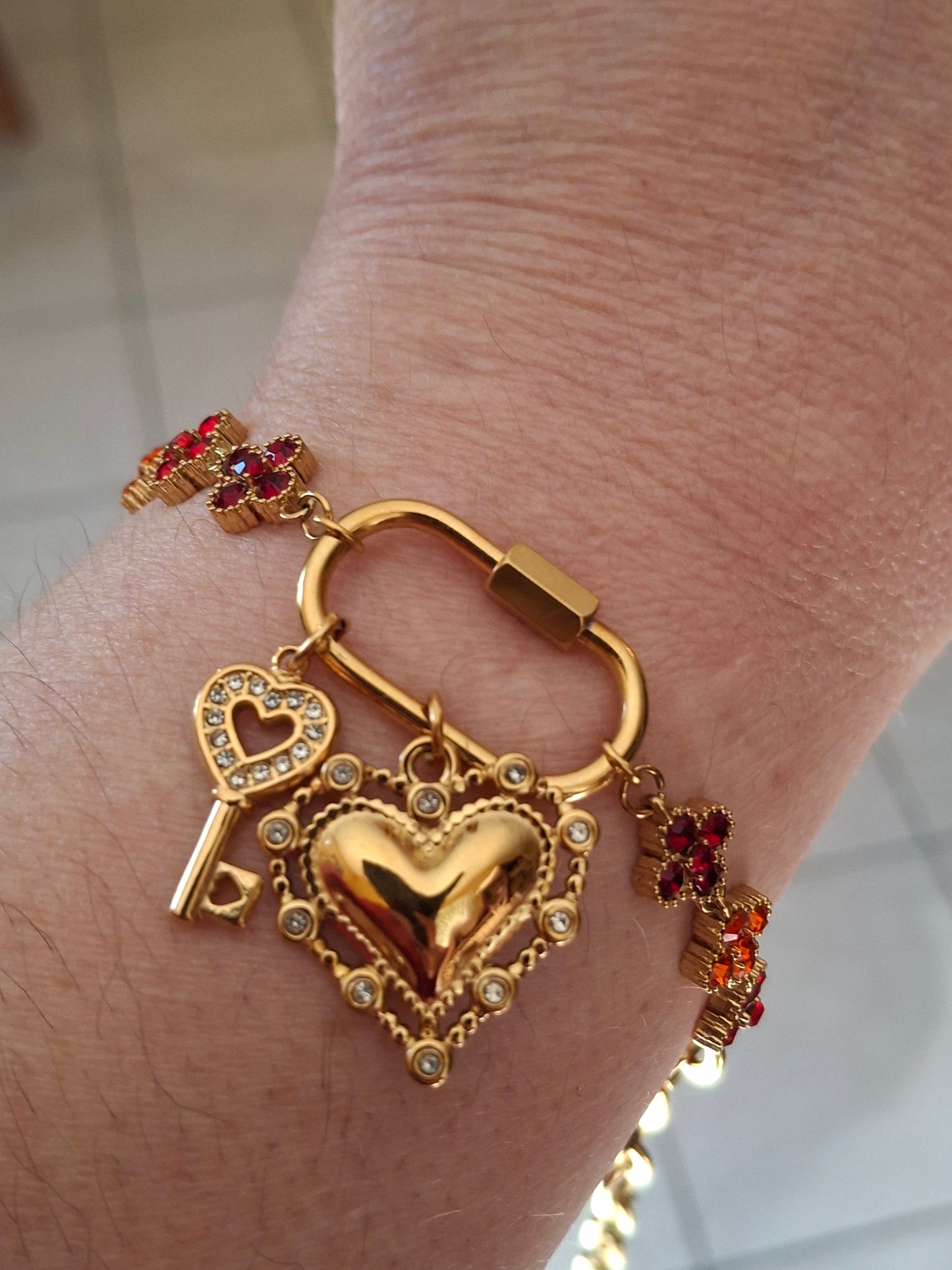 Armband mit sehr schönen hochwertigen Ketten aus Edelstahl 316 und handgefertigten Anhängern aus Edelstahl 316 nach Maß