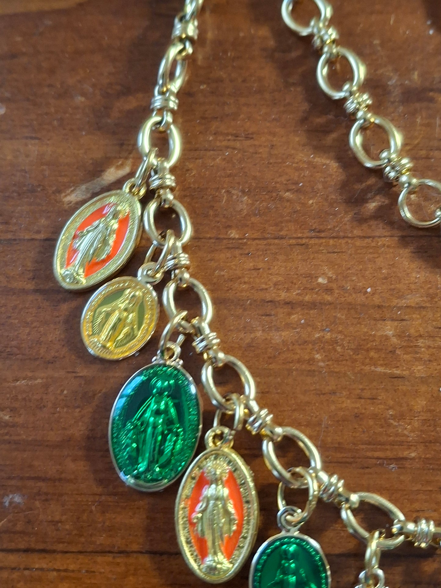 Collier chaîne maille gourmette stainless steel 316 et breloques madone handmade réglable