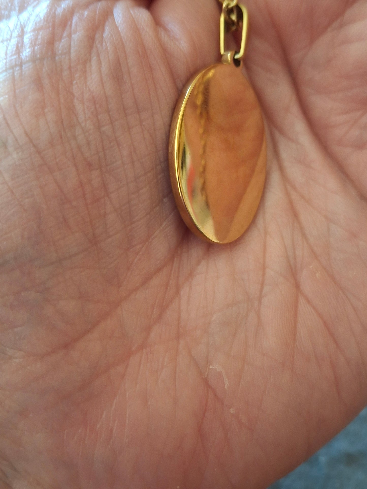 Goldene Halskette aus Edelstahl 316 mit retro Anhänger aus Edelstahl 316