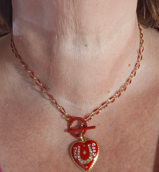 Halskette goldfarbene Kette Edelstahl und roter Emaille Knebelverschluss Herzmedaillon polierter Edelstahl 316