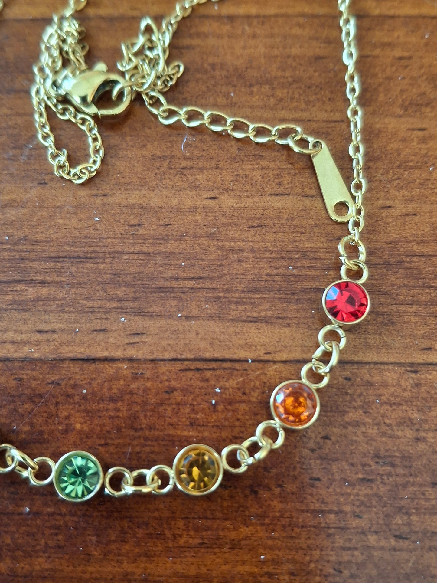 Halskette aus Edelstahl 316 und 7-Chakra-Kristallen