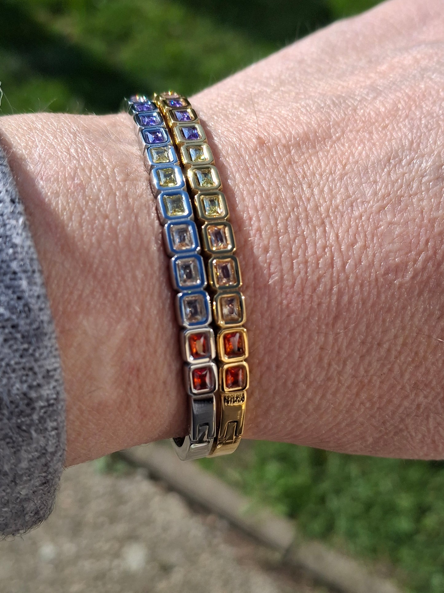 Thin rigid band set with crystal in stainless steel 316